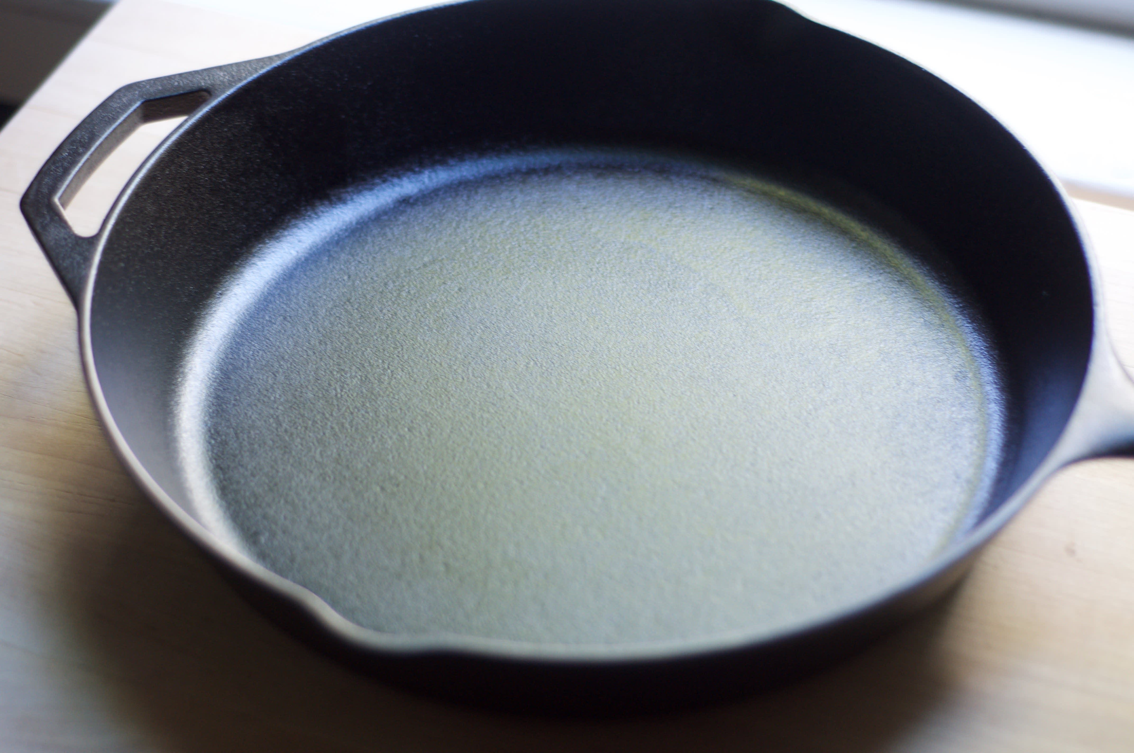 Best Way to Season Cast Iron Pans - Flax Seed Oil : 6 Steps (with