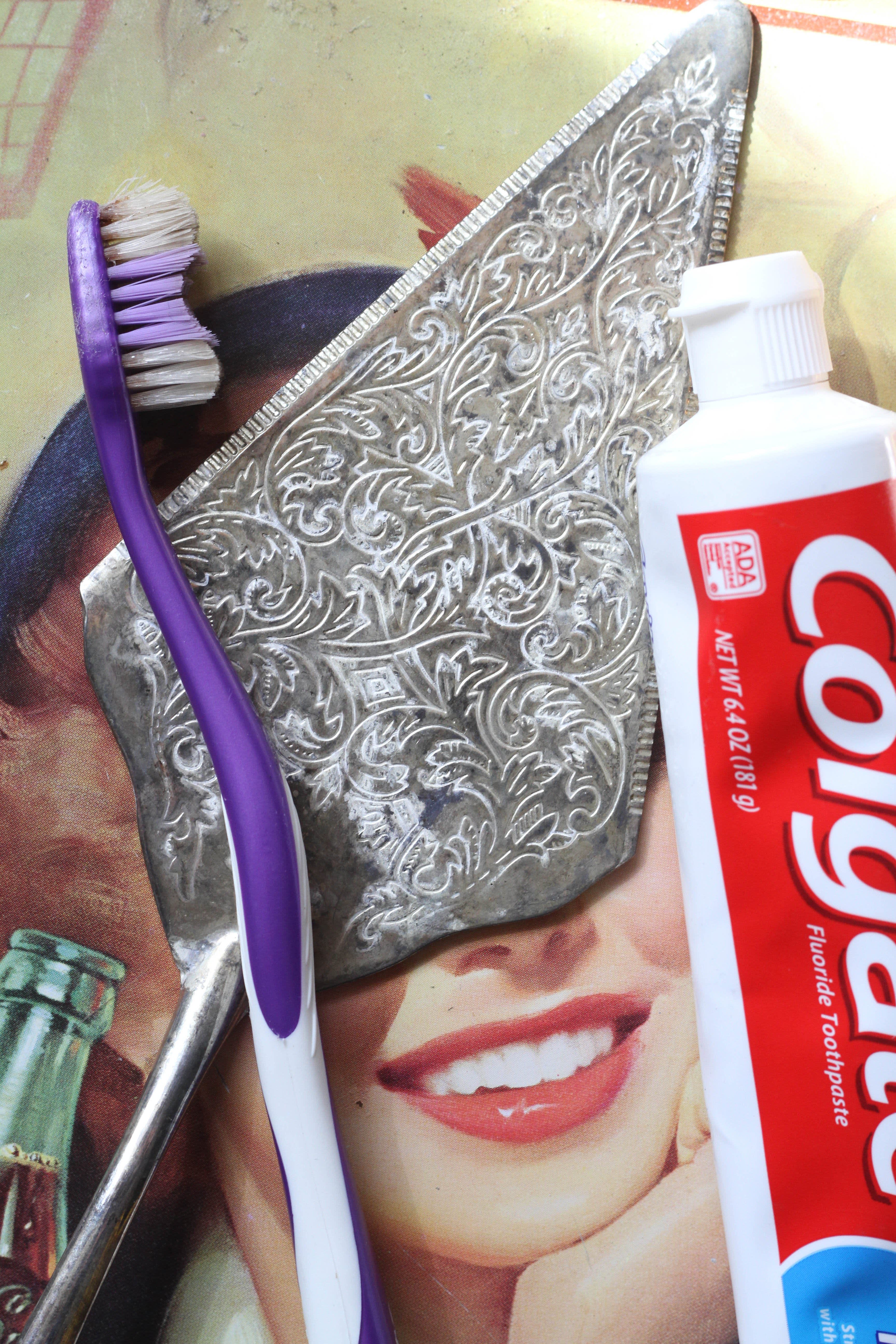 How to clean sale tarnished jewelry with toothpaste