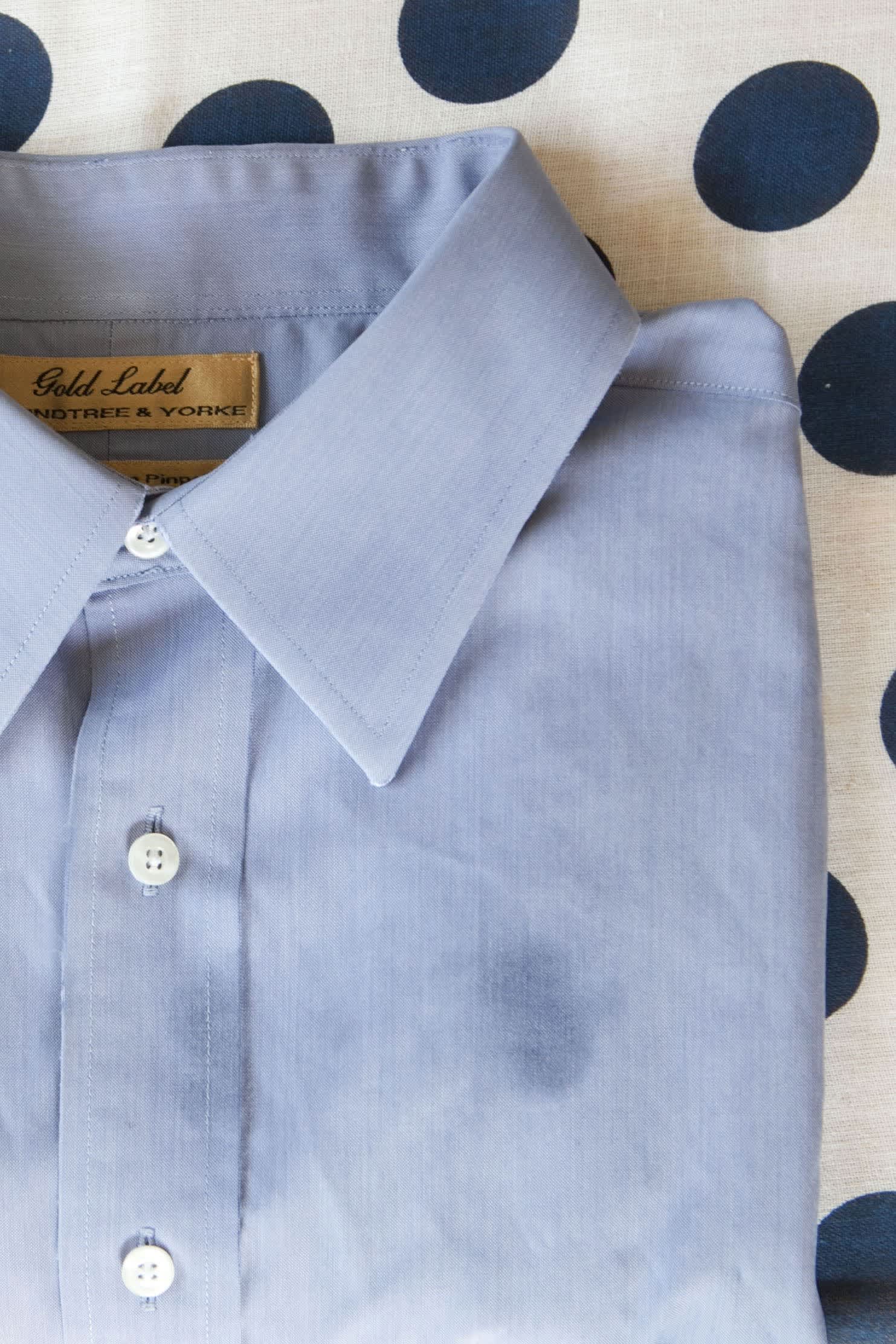 How to remove brown stains from shirt collars