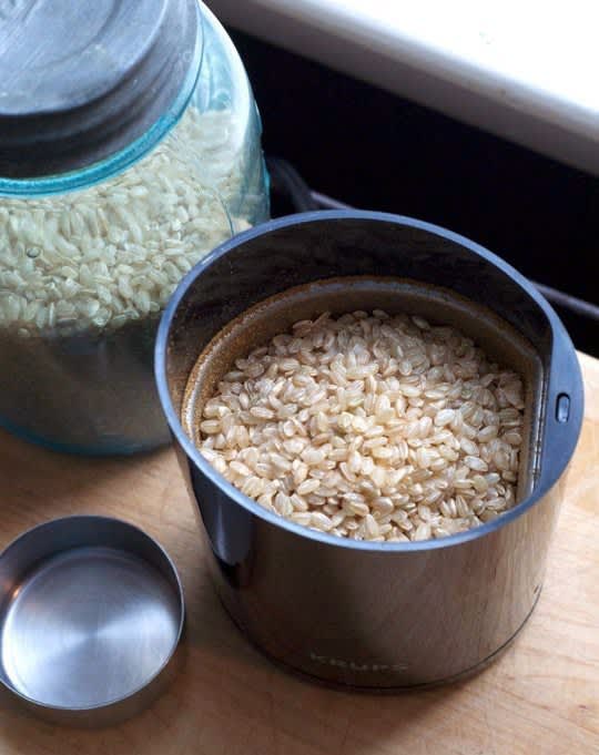 clean coffee grinder with rice