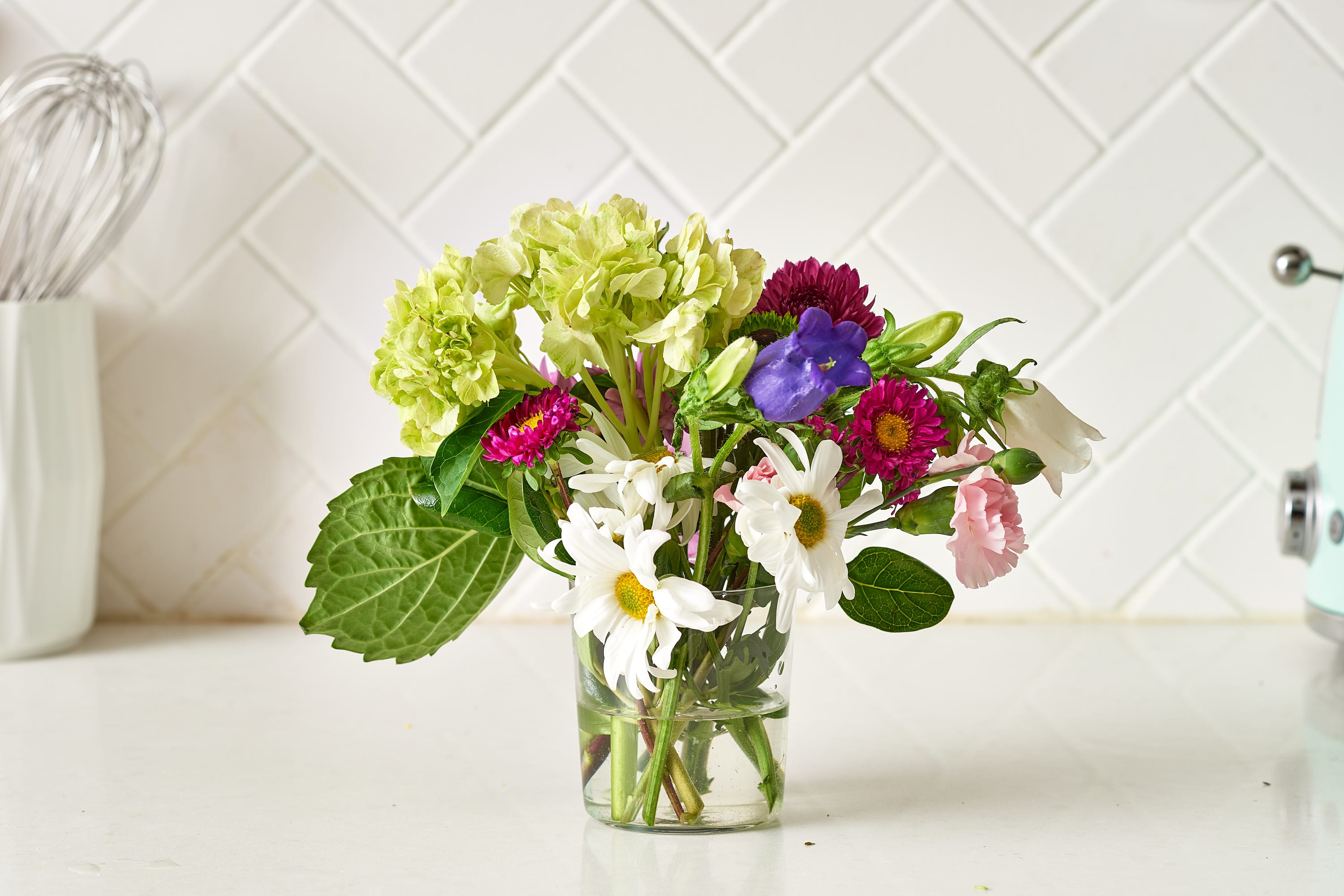 how to take care of cut flowers in a vase