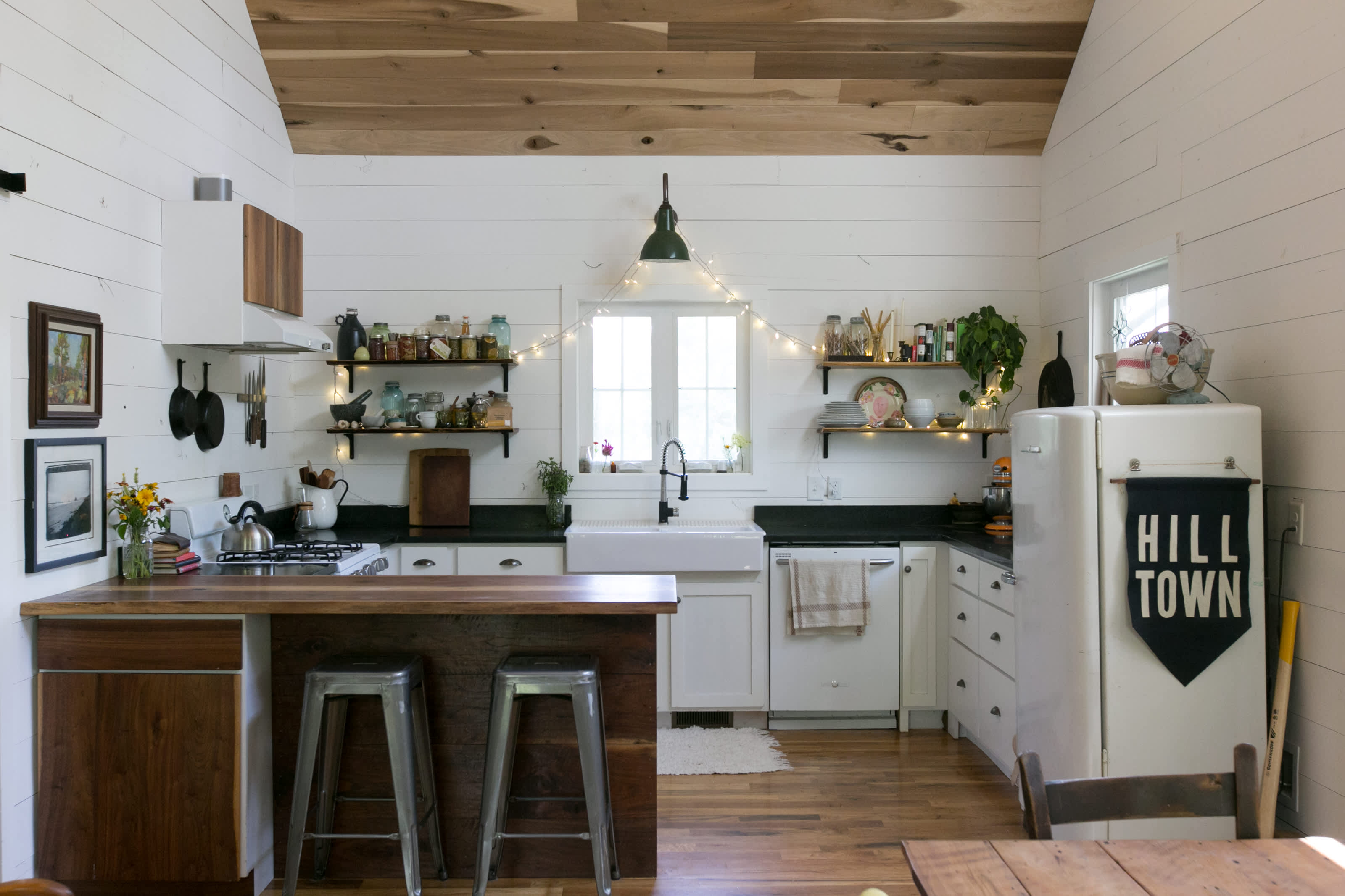 10 of the Most Popular Farmhouse Kitchens on Apartment Therapy