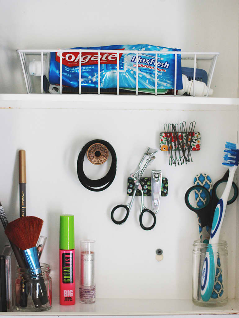 Bathroom Storage Diy Magnetic Makeup Organizer Apartment Therapy