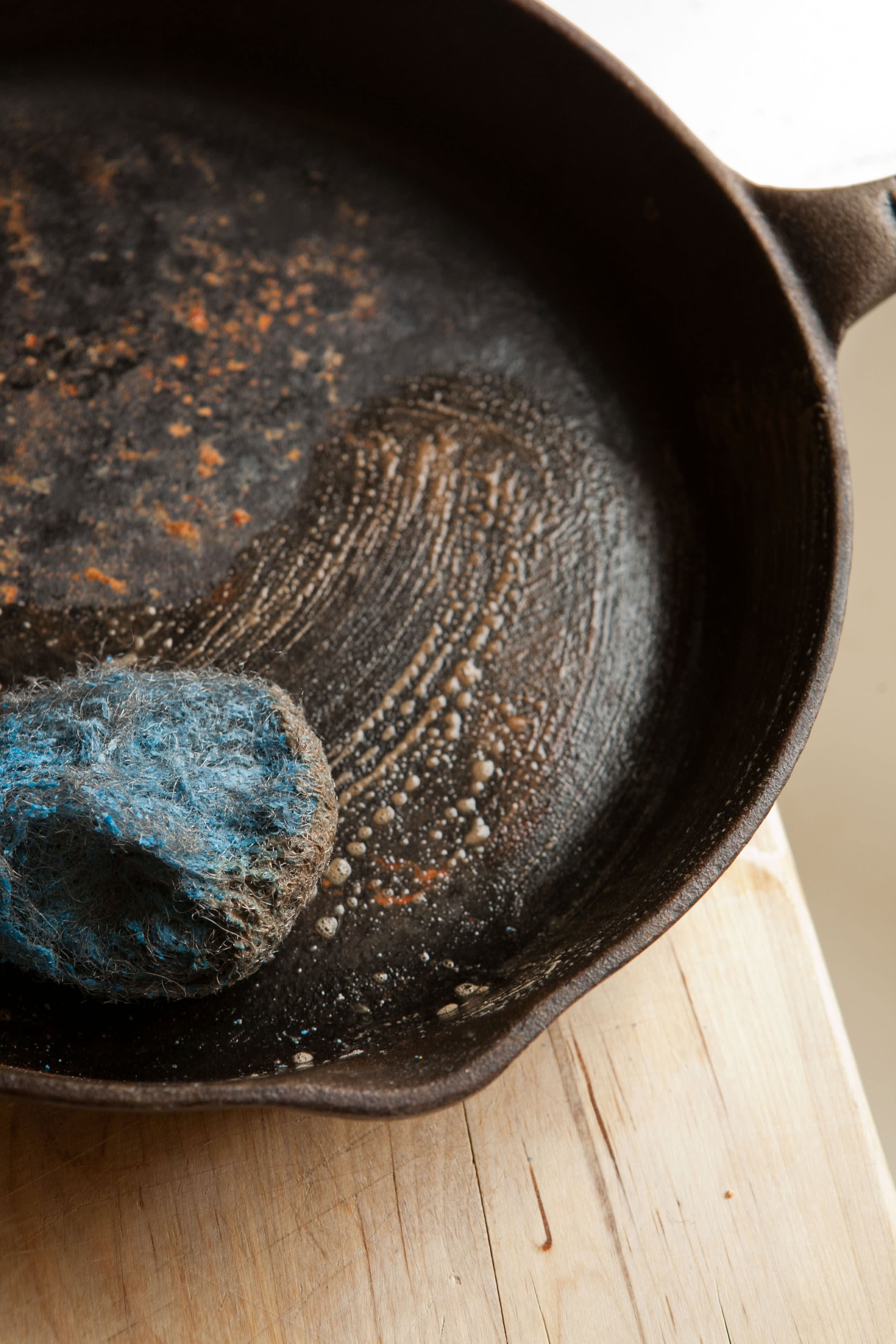 Removing Rust from Cast Iron Pans - The Thrifty Apartment
