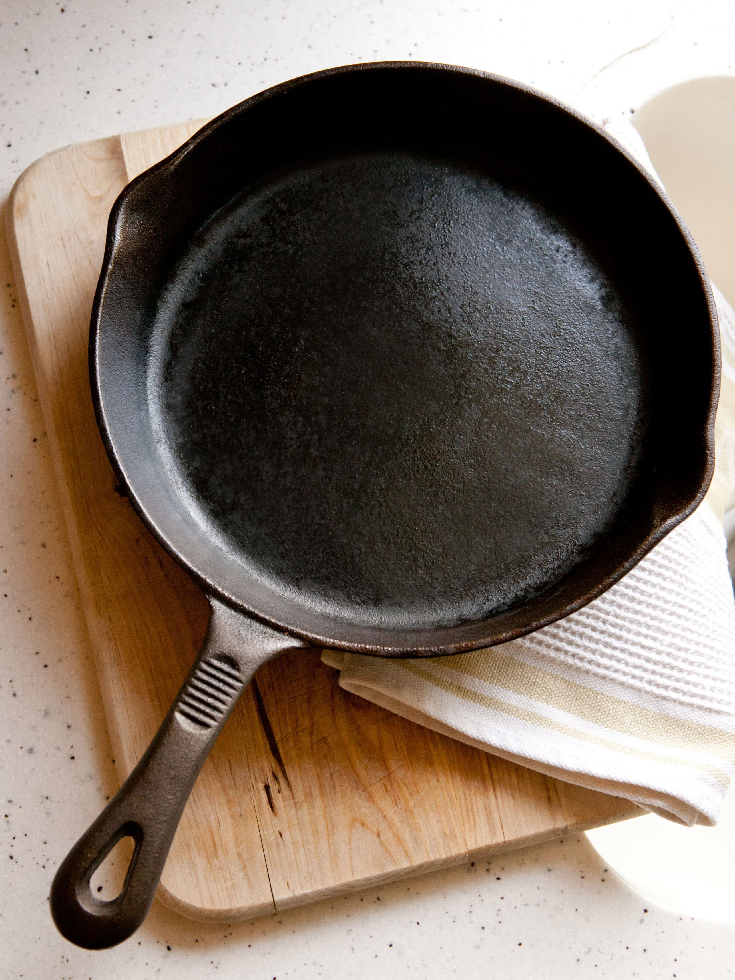 remove rust from cast iron