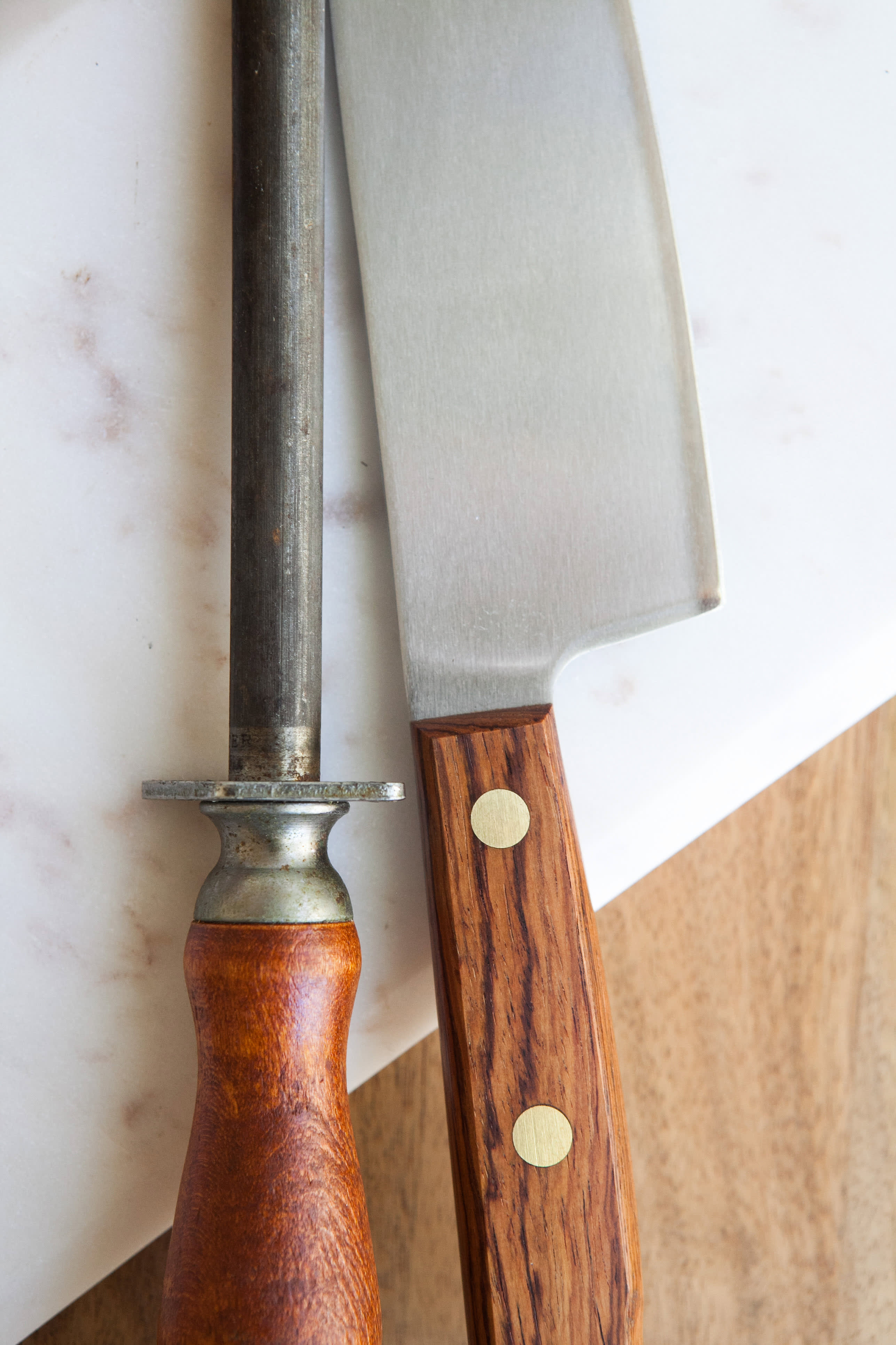 How to look after and maintain a carbon steel knife - Heinnie Haynes