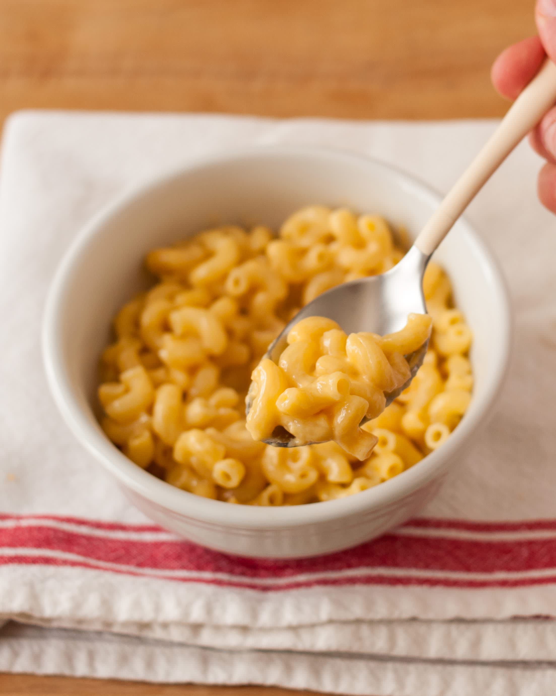 How To Make One Bowl Microwave Mac And Cheese Kitchn