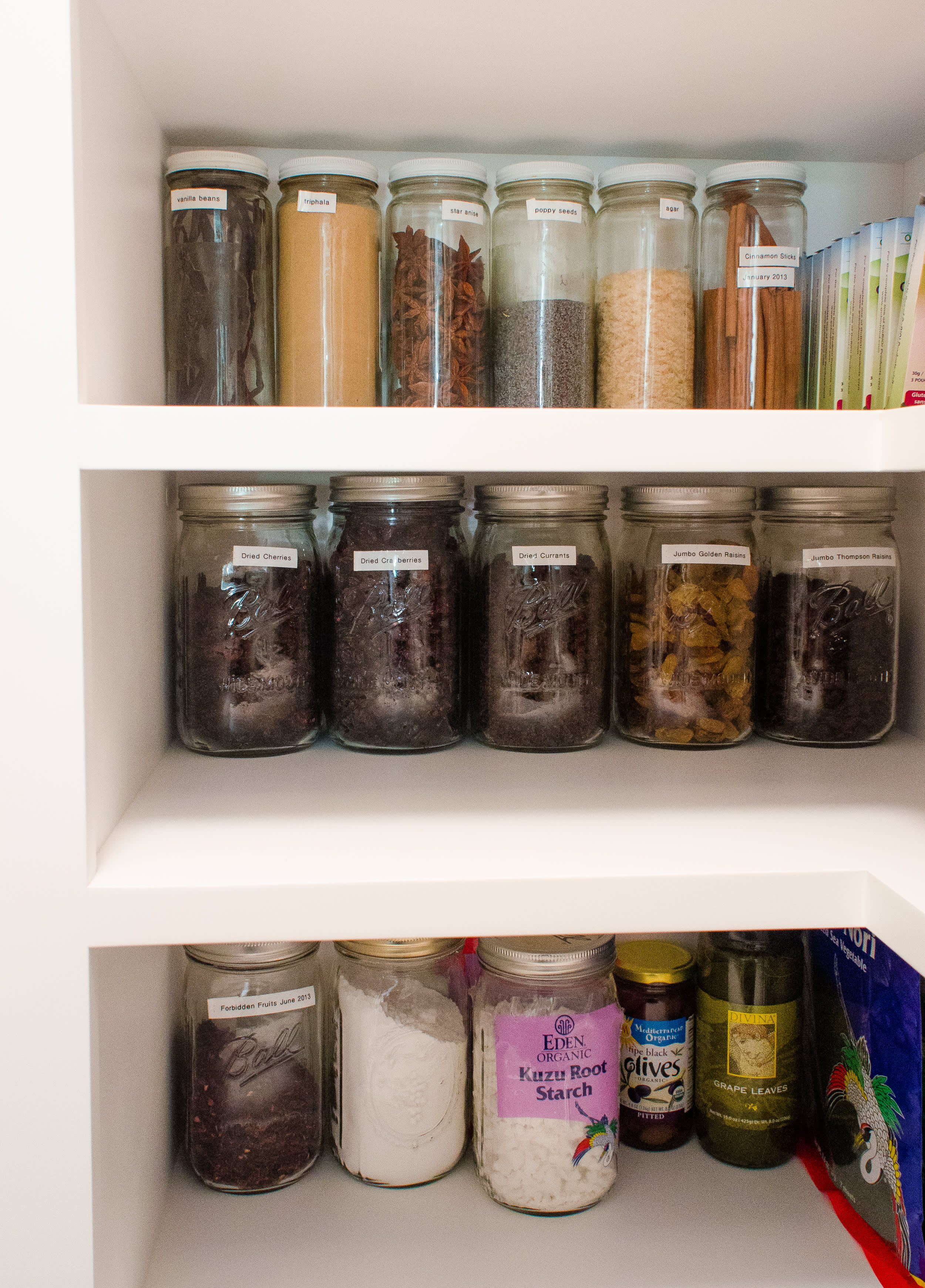 Mason Jar Organization in the Kitchen