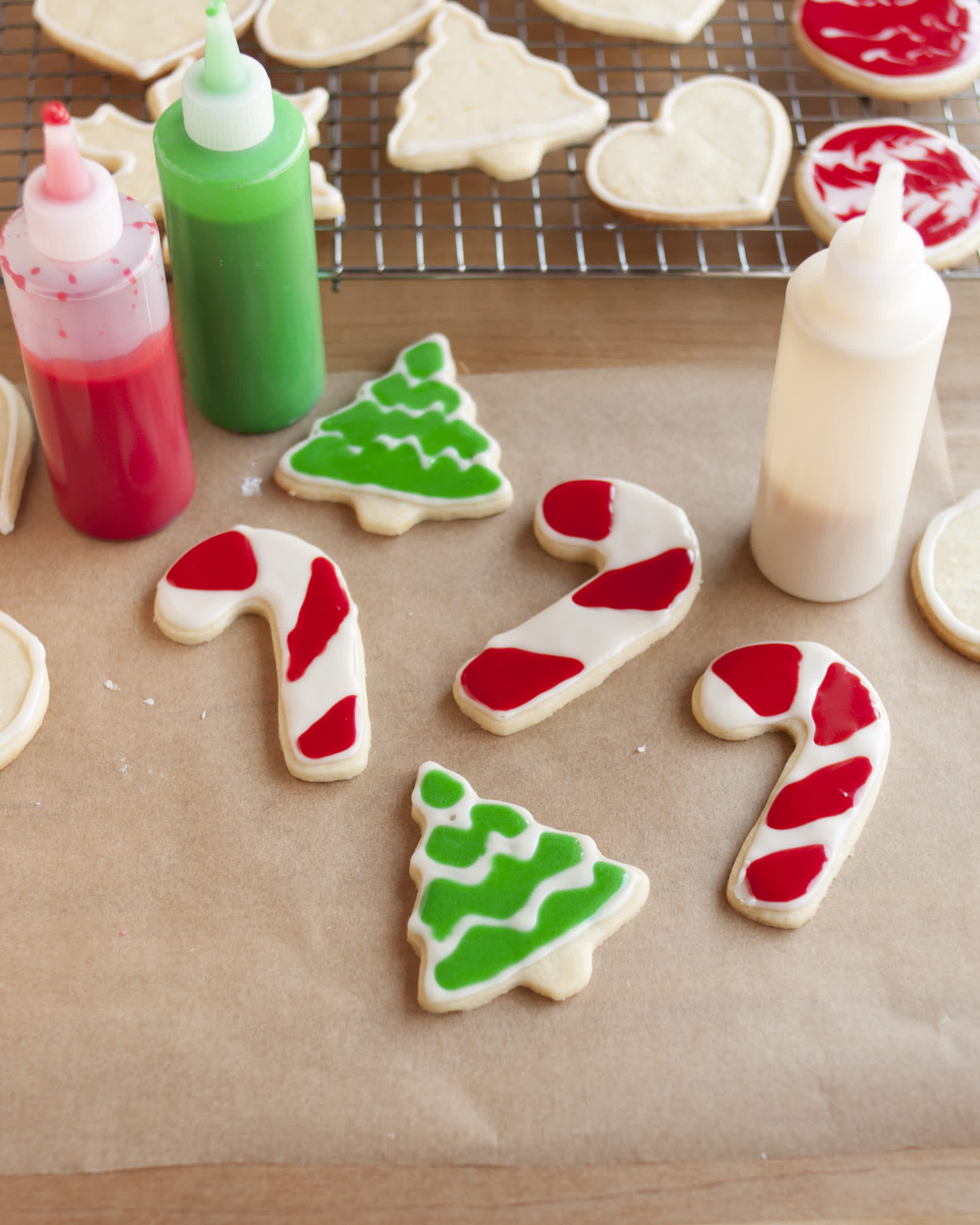 The Secret of Beautifully Decorated Cookies Is a Cheap Squeeze Bottle