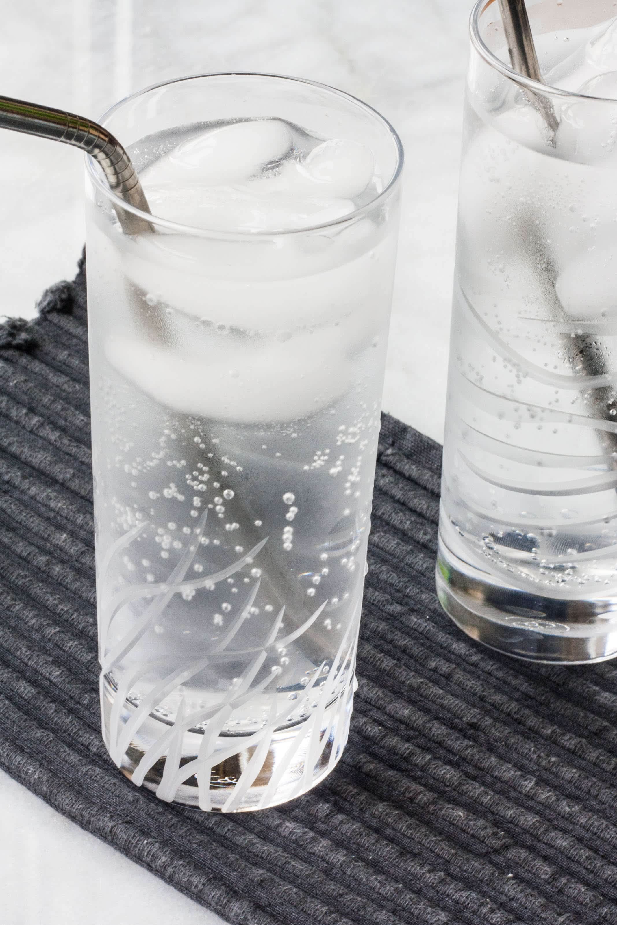 What's the Difference Between Club Soda, Seltzer, and Sparkling Mineral  Water?