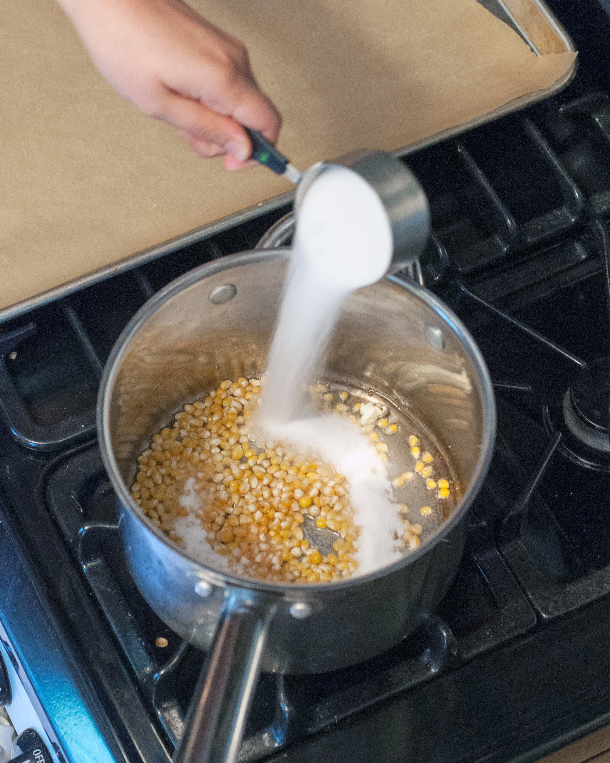 Сладкий попкорн в домашних условиях на сковороде