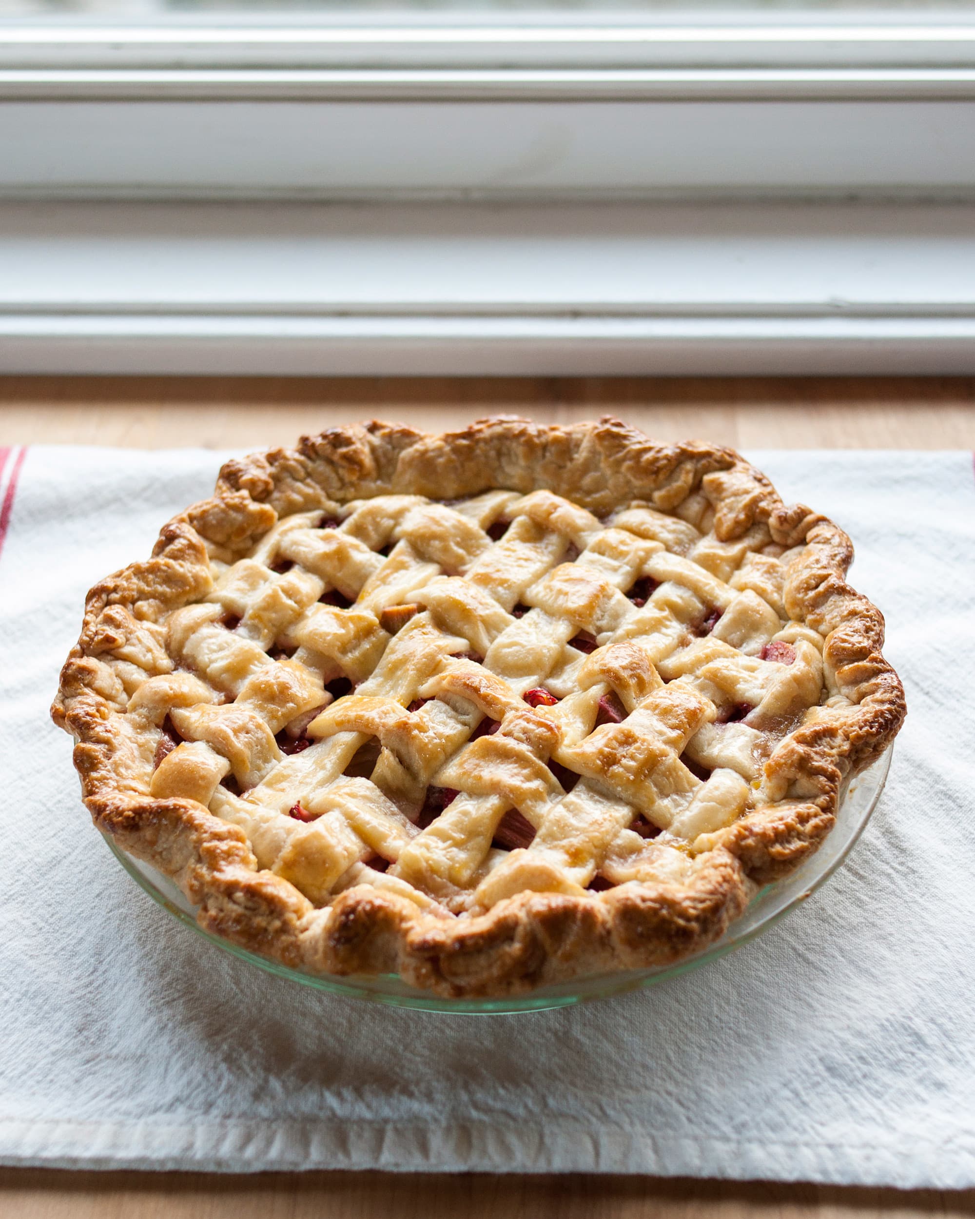 How to Make a Lattice Pie Crust The Kitchn