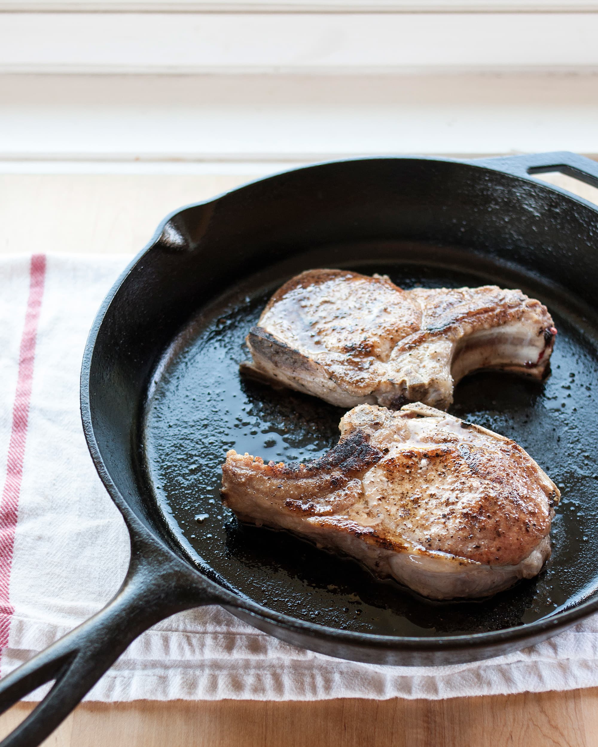 You Should Never Put Cold Meat In A Hot Pan. Here's Why