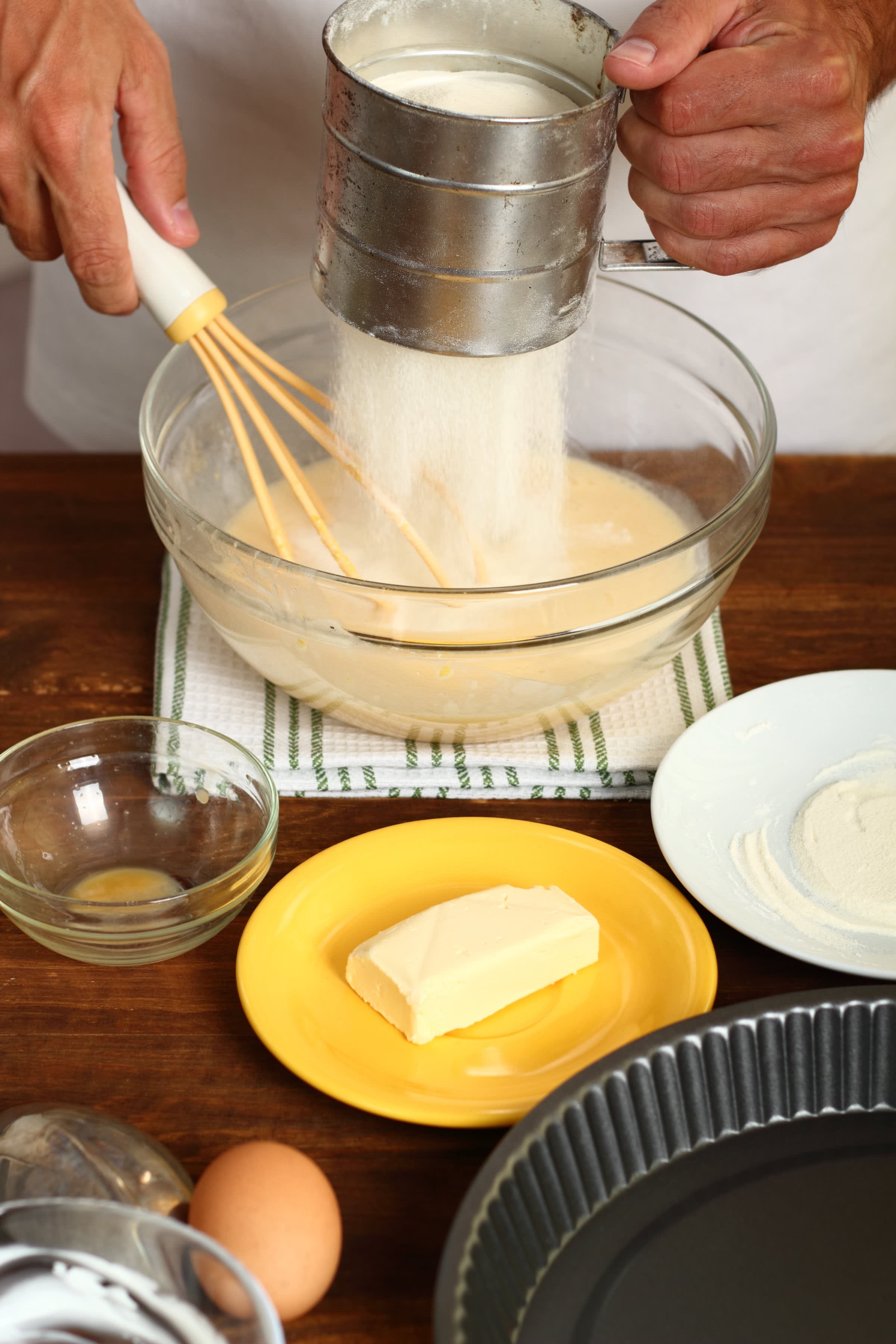 How to Sift Flour