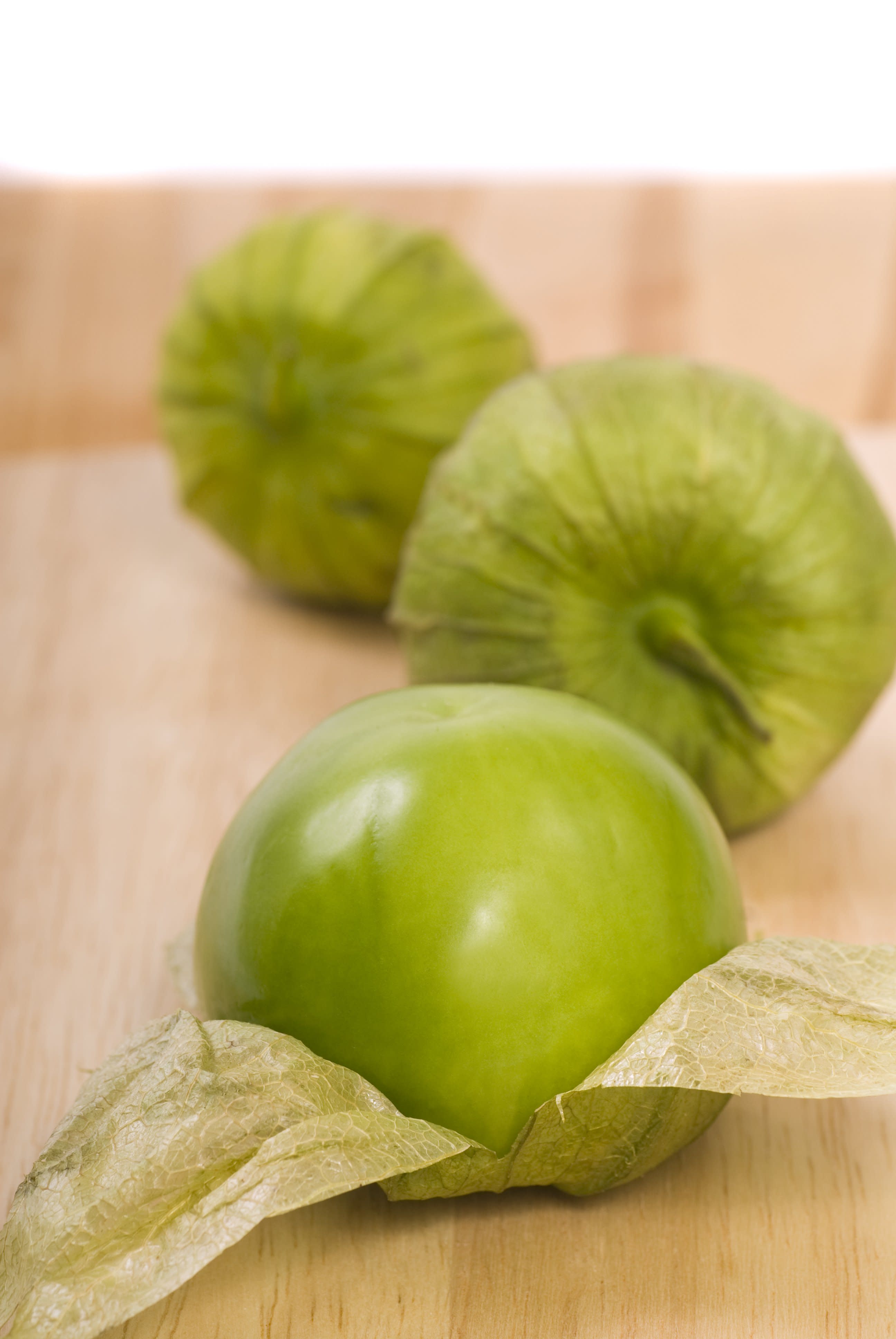 What S The Difference Between Green Tomatoes And Tomatillos Kitchn