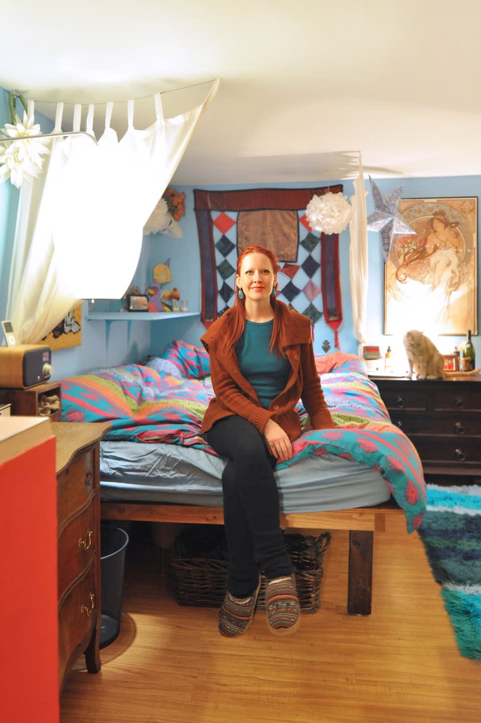 Laura Lee’s Bright & Playful Basement Studio Apartment Therapy