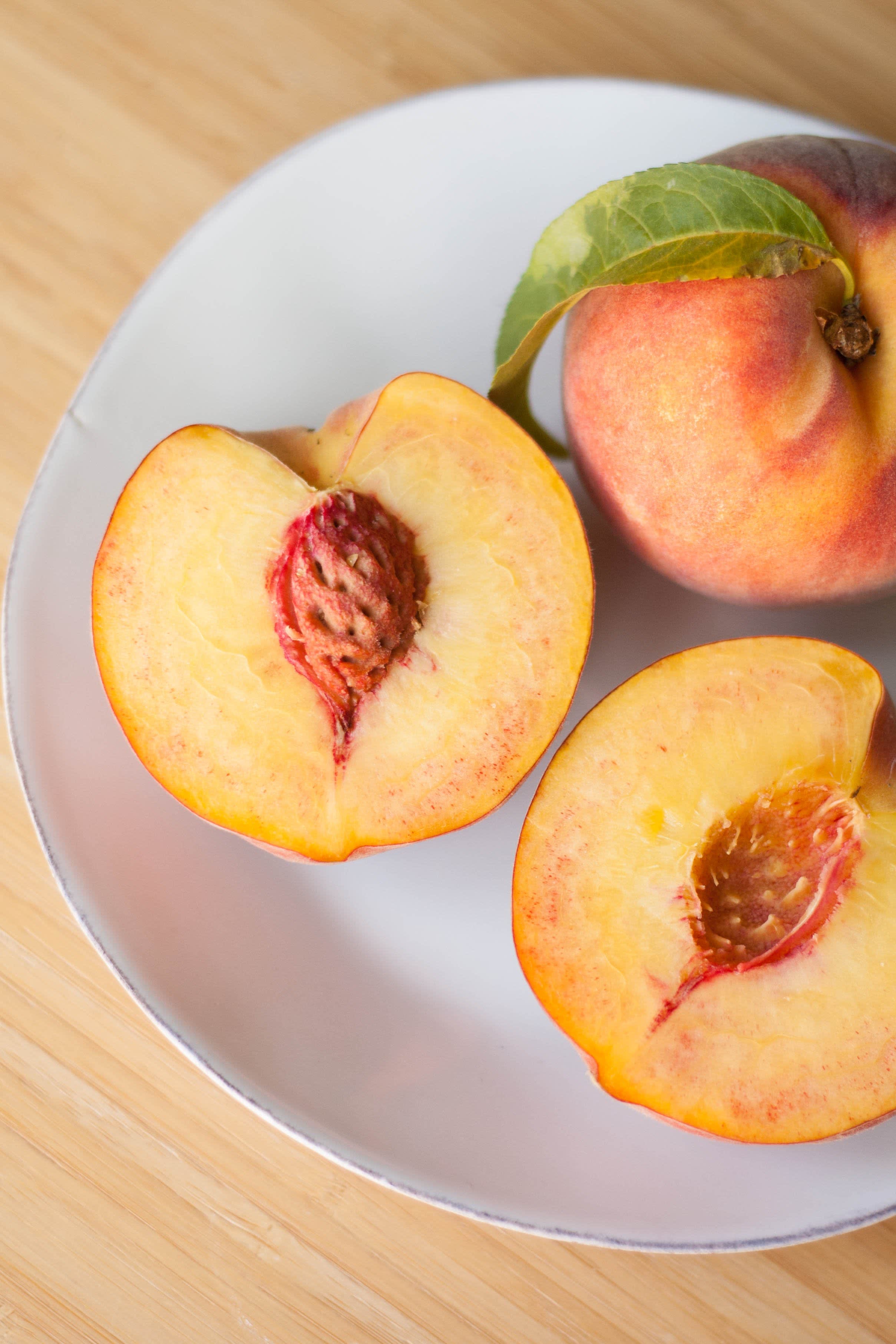 How to Ripen Peaches Perfectly