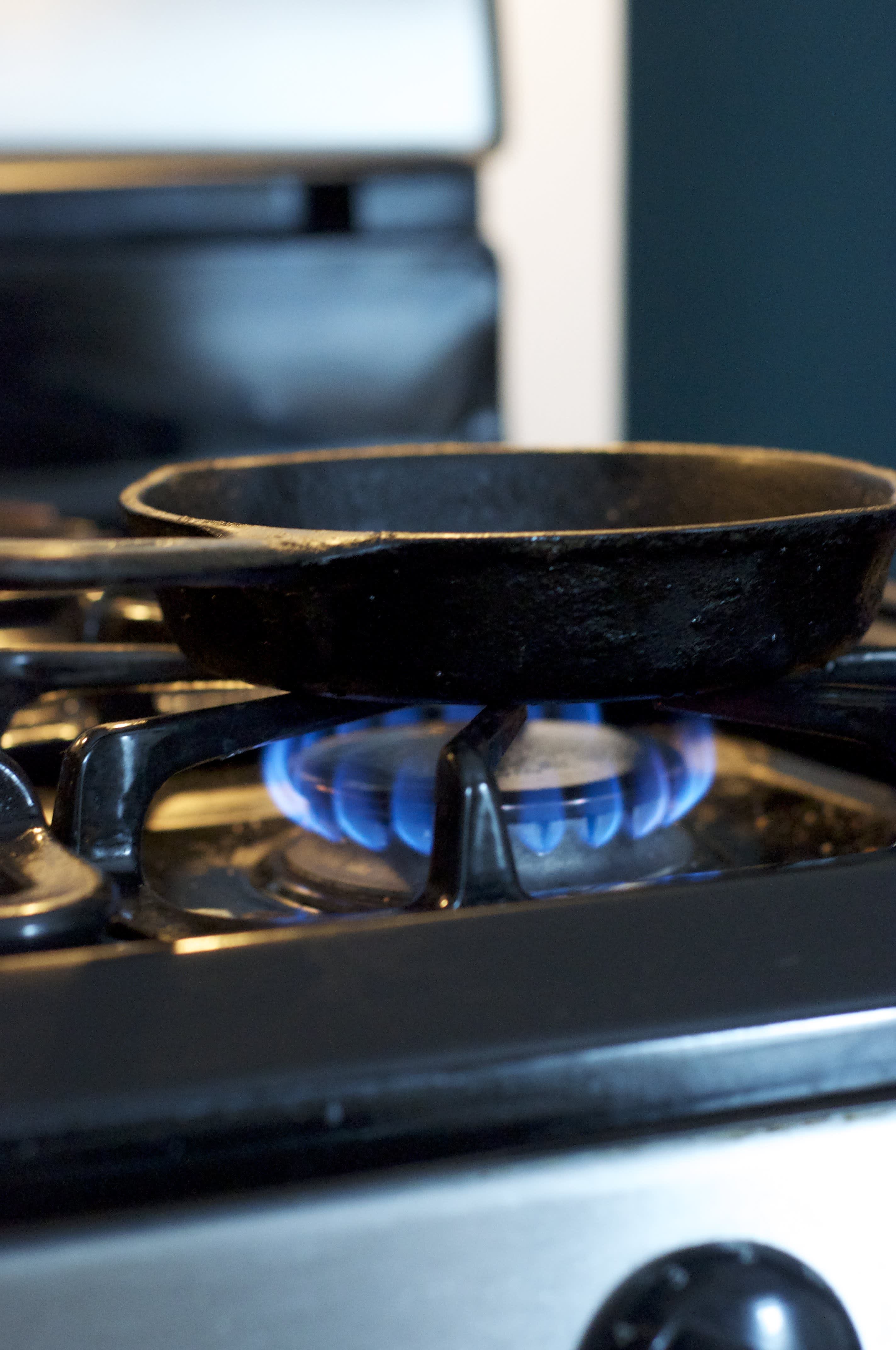 Why Everyone Is Obsessing Over This Tool for Cleaning Cast Iron