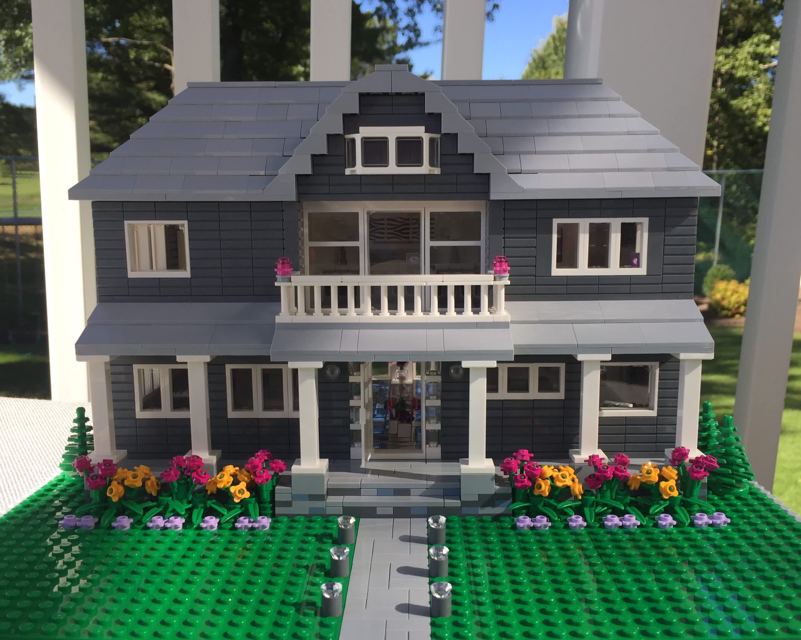 operation Pirat linned Custom Etsy Shop LEGO House Design Photos | Apartment Therapy