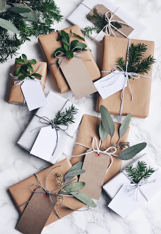 25 Minimalist Christmas Gift Wrapping Ideas » LADY DECLUTTERED  Minimalist  christmas, Christmas gift wrapping, Christmas holidays
