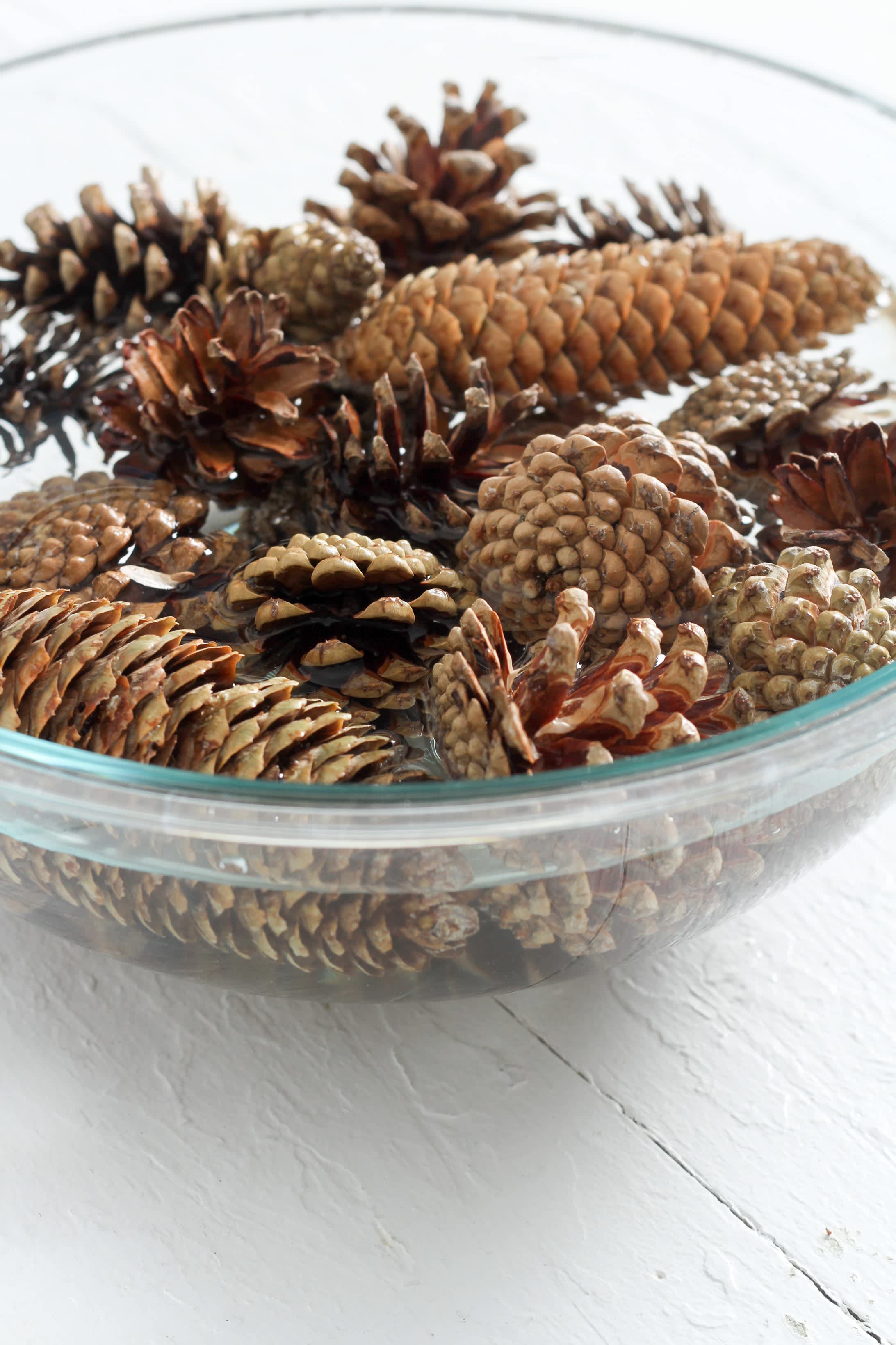 DIY Naturally Scented Pinecones