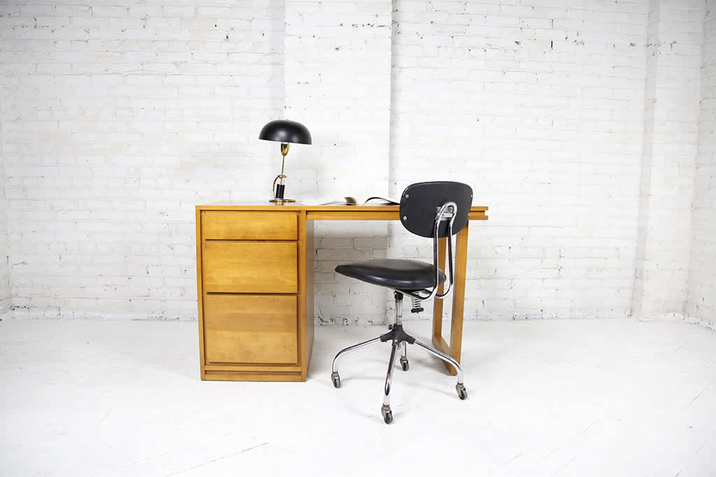 You Can Shop These Gorgeous $600 and Under Desks