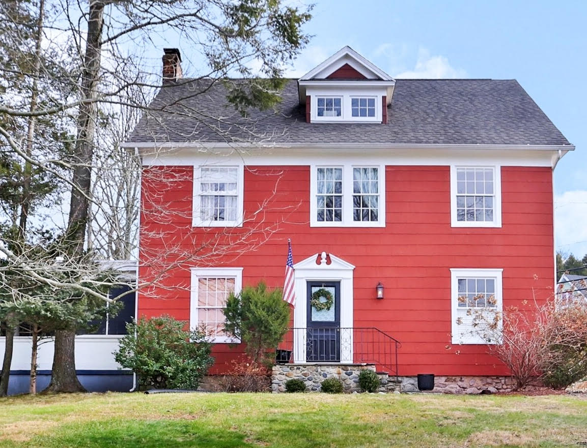 About Anne Roderique-Jones | Apartment Therapy