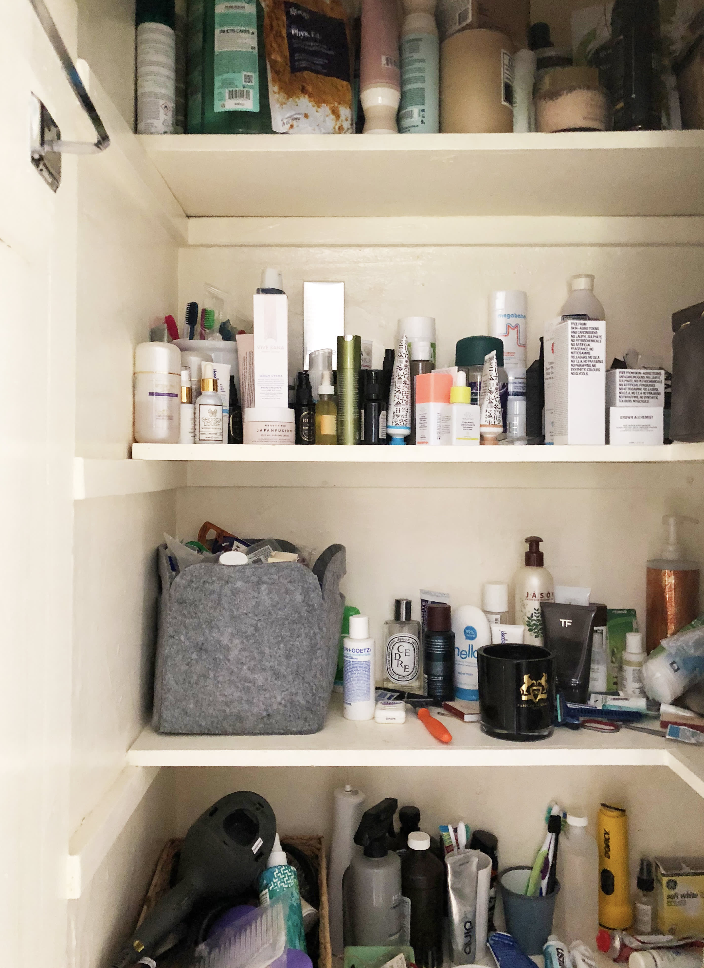 bathroom beauty product storage