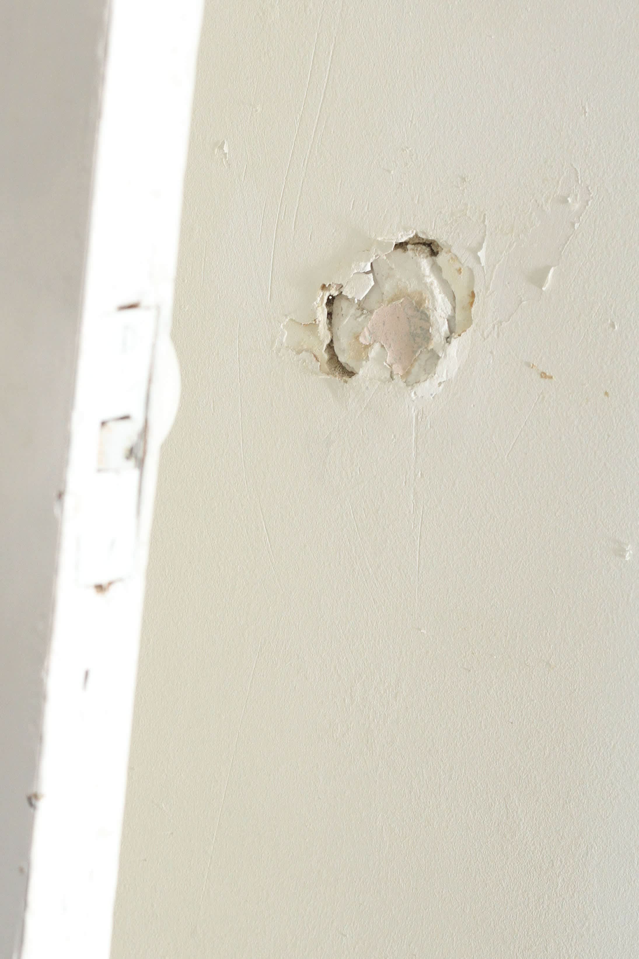How To Patch A Hole In Drywall Or Plaster Walls Apartment Therapy