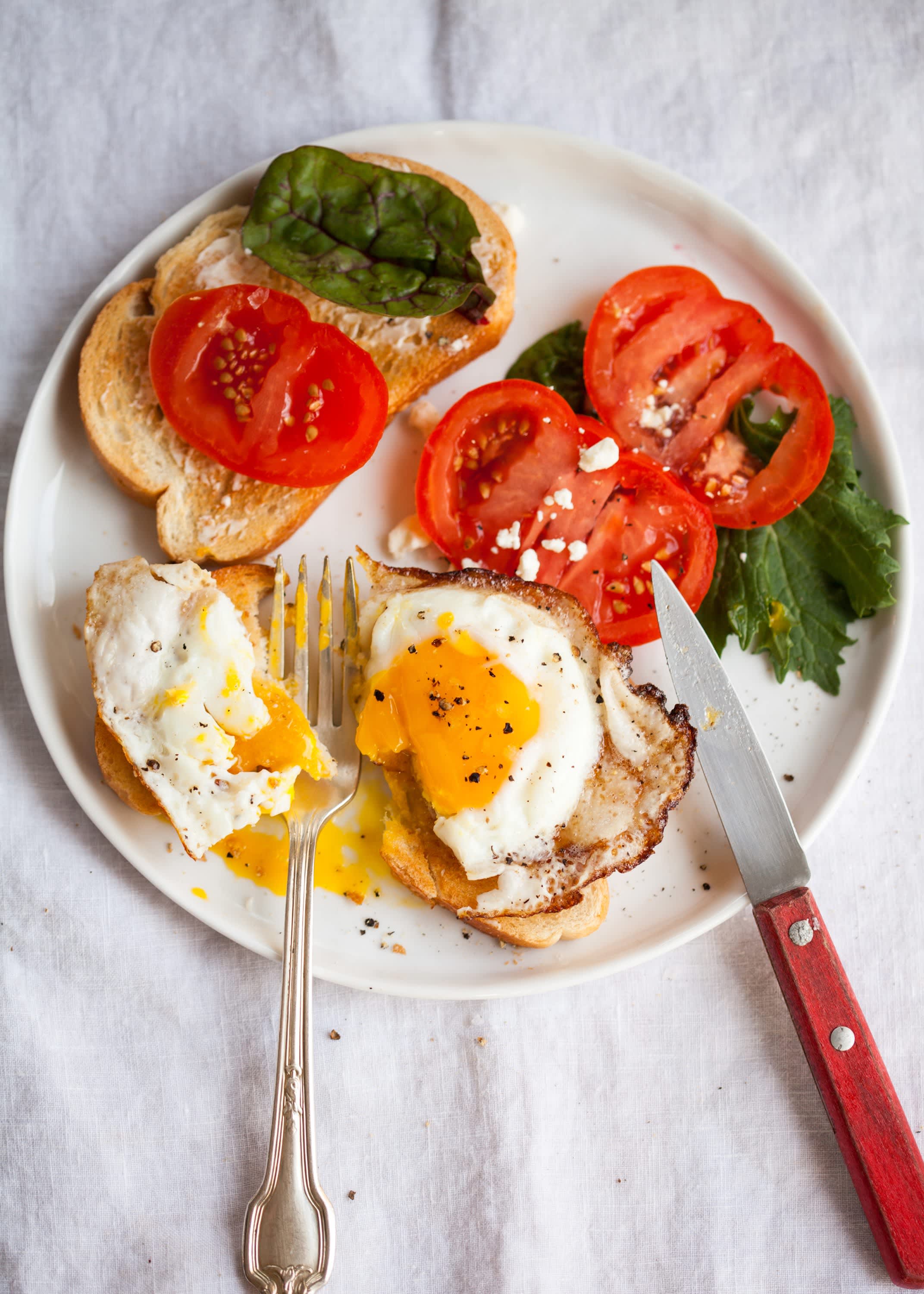 How to Fry an Egg (4 Ways!) – A Couple Cooks