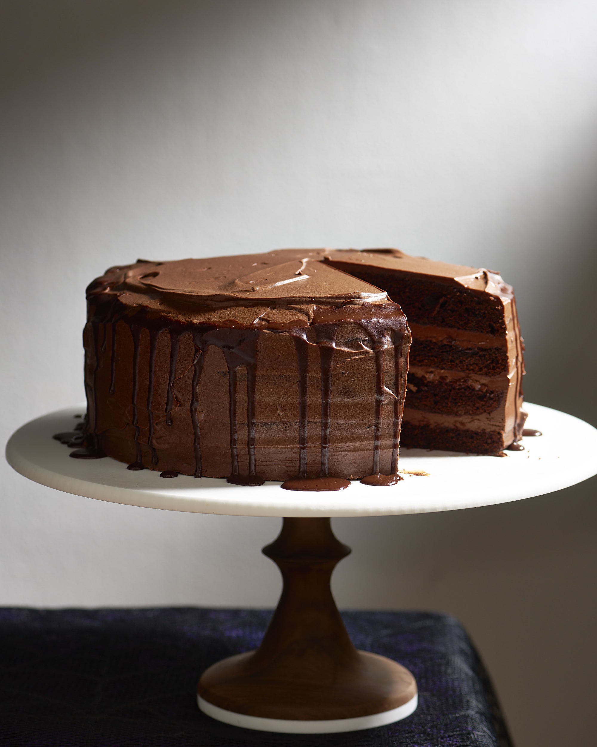 Perfect Chocolate Ganache + how to glaze a cake!