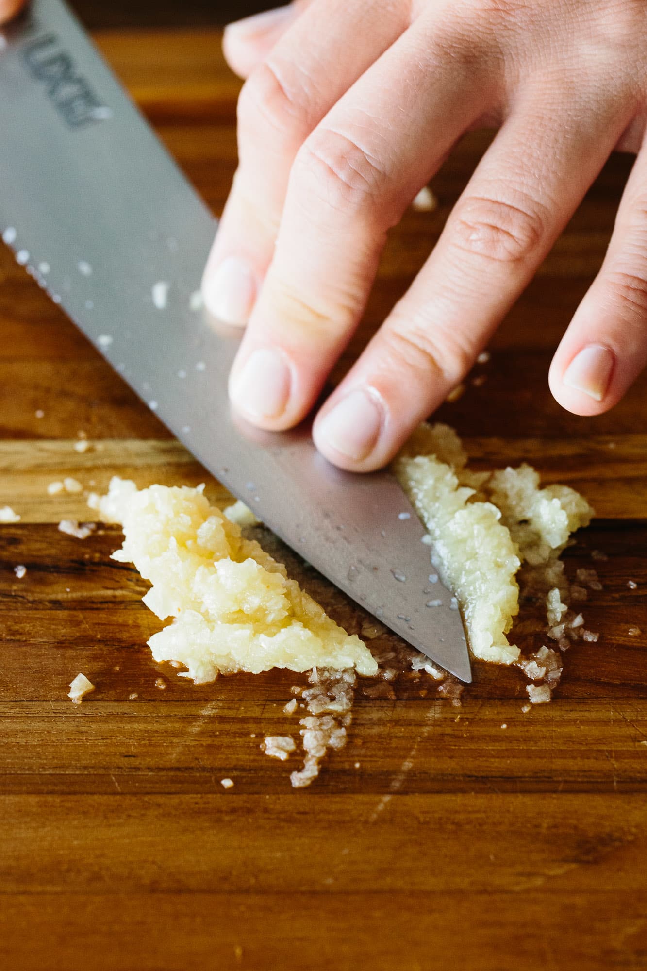 How To Make Garlic Paste with Just Salt & a Knife