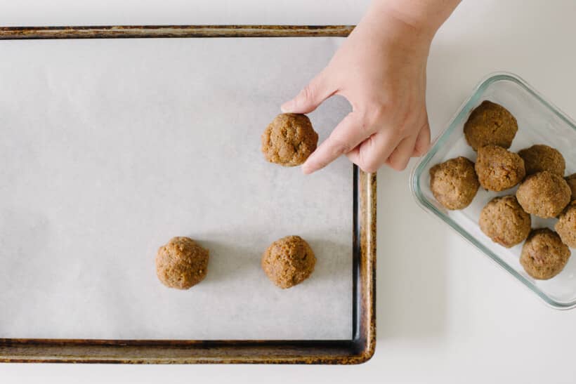 The Secret of Beautifully Decorated Cookies Is a Cheap Squeeze