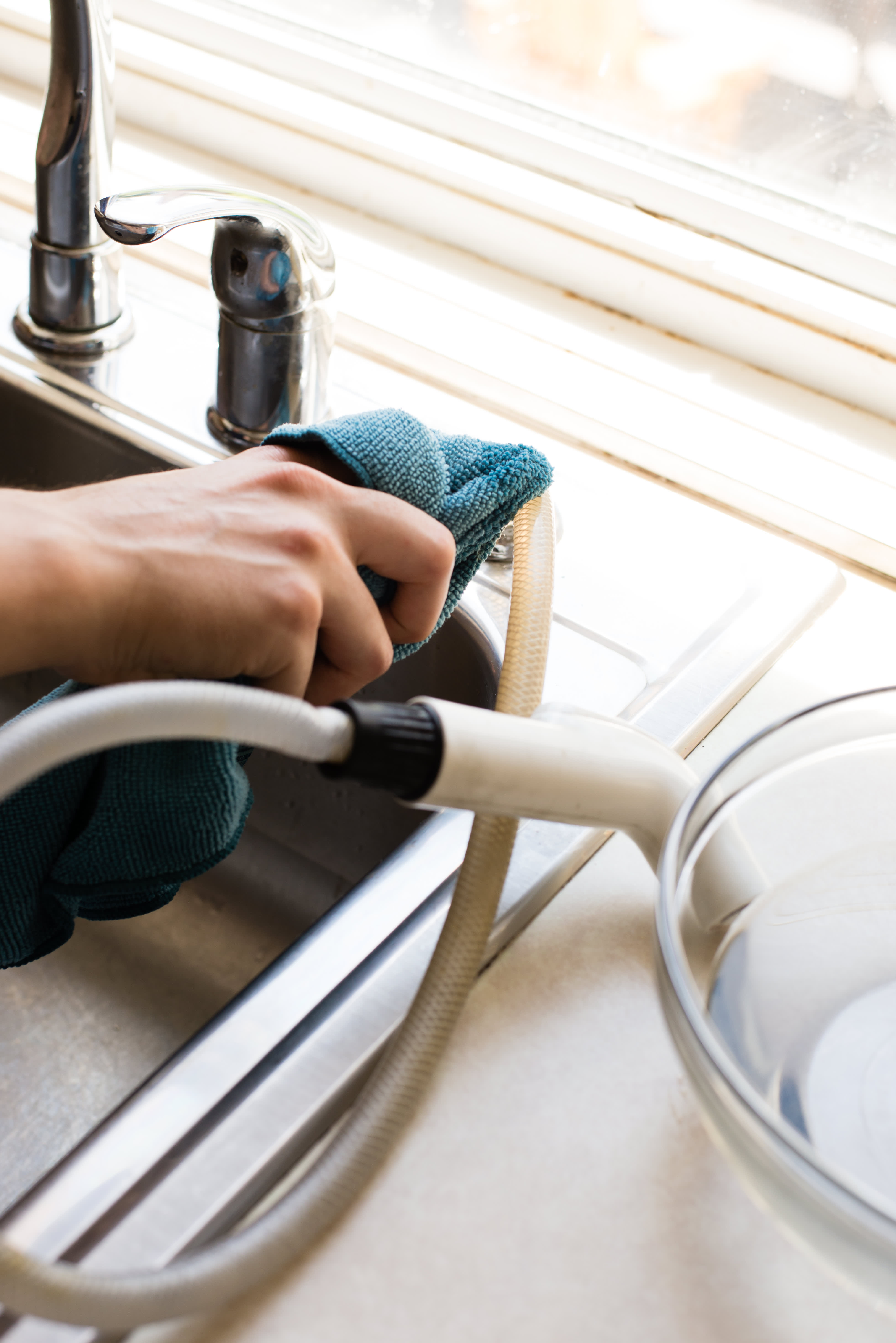 How To Clean Your Kitchen Sink Sprayer Kitchn