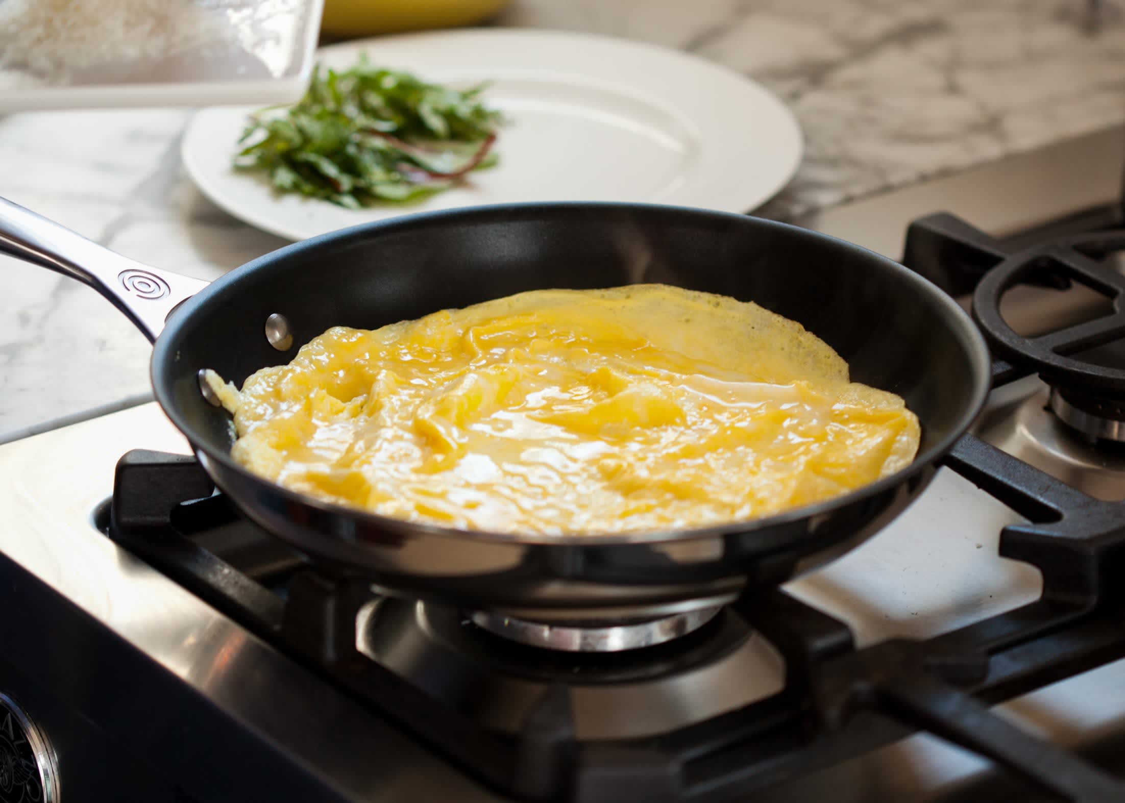 Omelet Pan - Definition and Cooking Information 