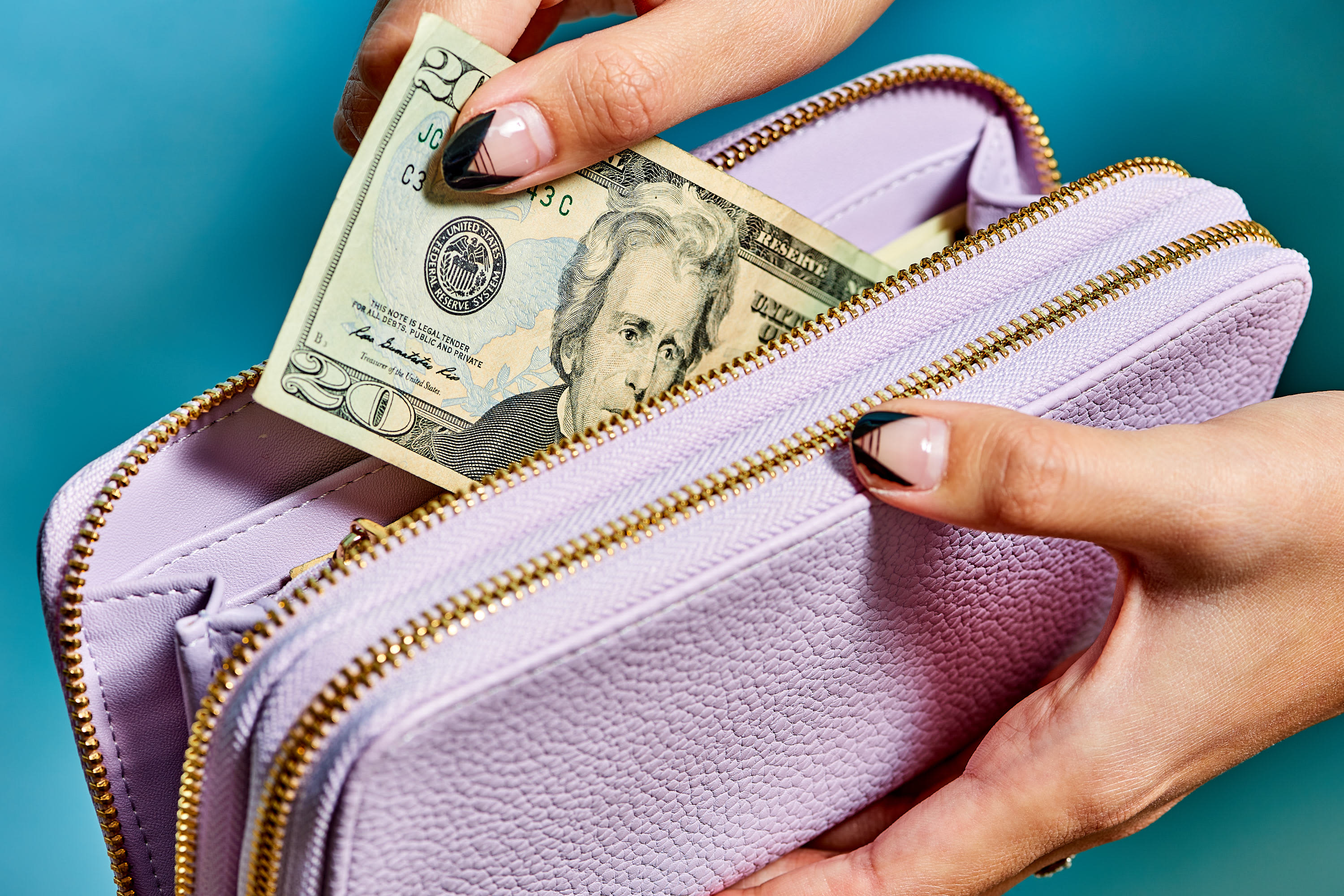 How to prevent purse theft - Tips & Tricks to keep you safe - Terlis Designs
