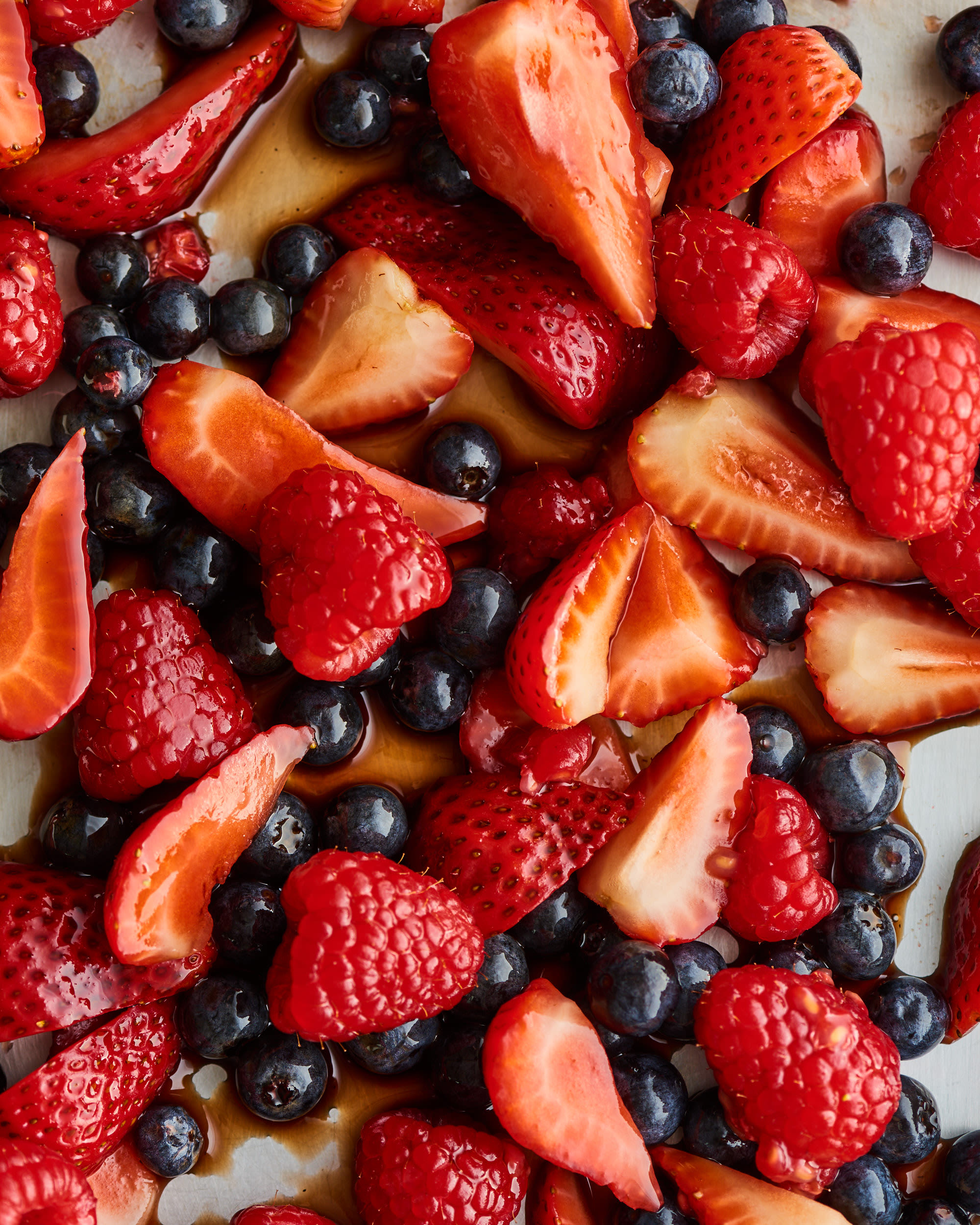 https://cdn.apartmenttherapy.info/image/upload/v1561142436/k/Photo/Recipes/2019-07-recipe-balsamic-berries-honey-yogurt/Balsamic-Berries-Honey-Yogurt_060.jpg
