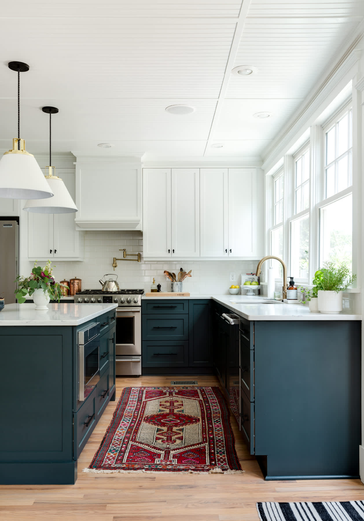 The Right Kitchen Remodel Pro Handyman Contractor Designer Or Architect Apartment Therapy