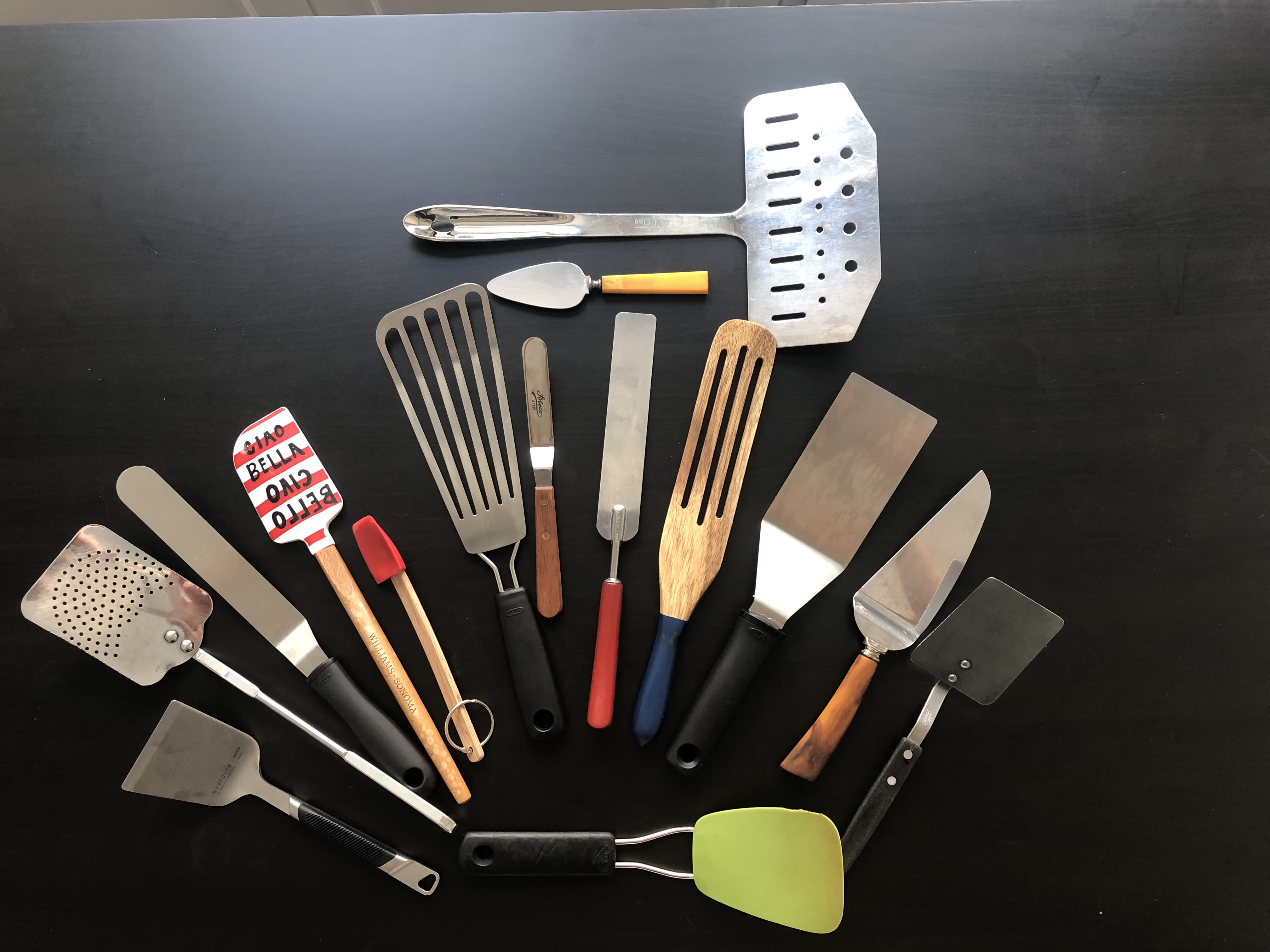 Лопатки, ложки, щипці для кухні, металеві, силіконові, дерев'яні кухонні лопатки