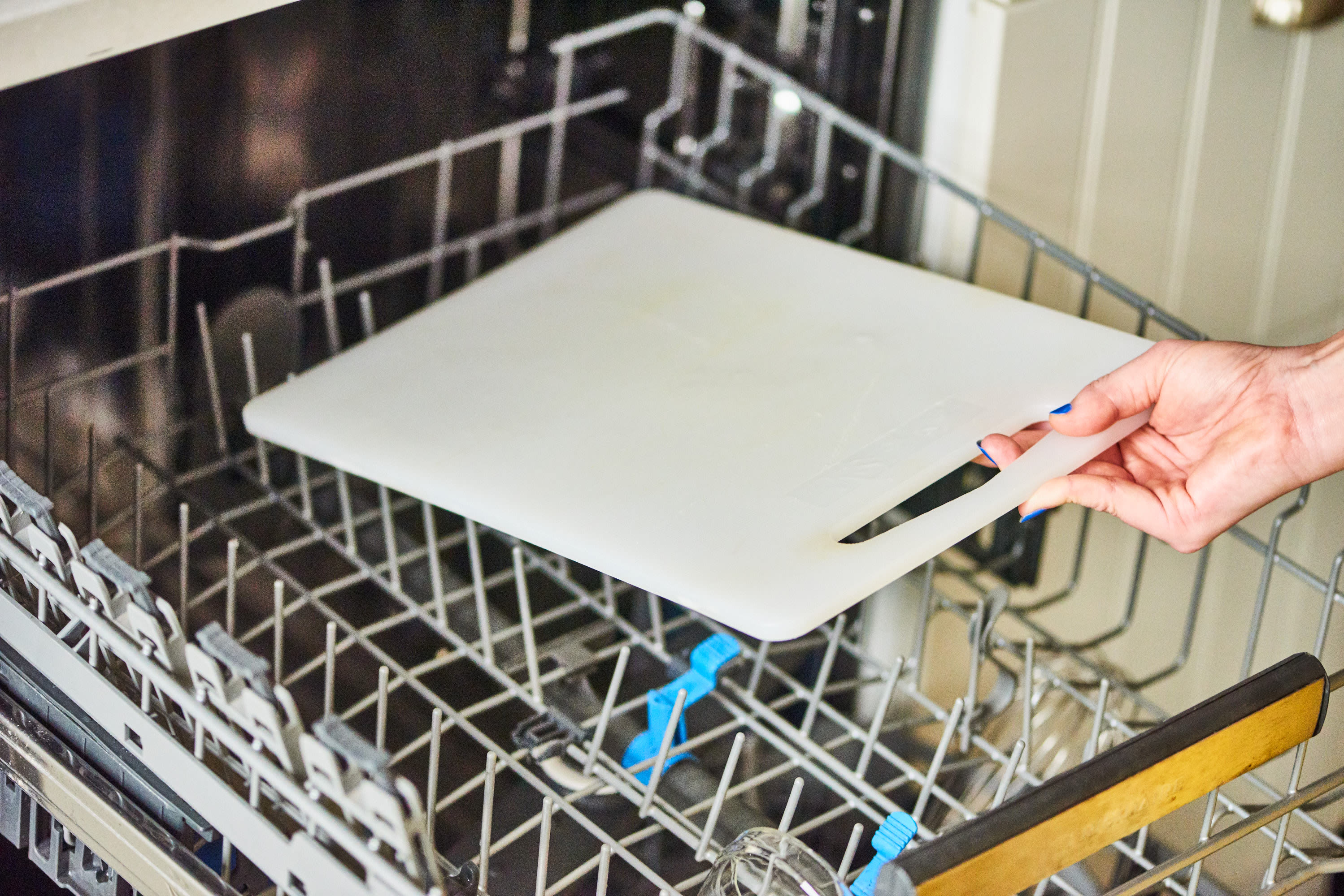 Can Wood Cutting Boards Go in the Dishwasher? 