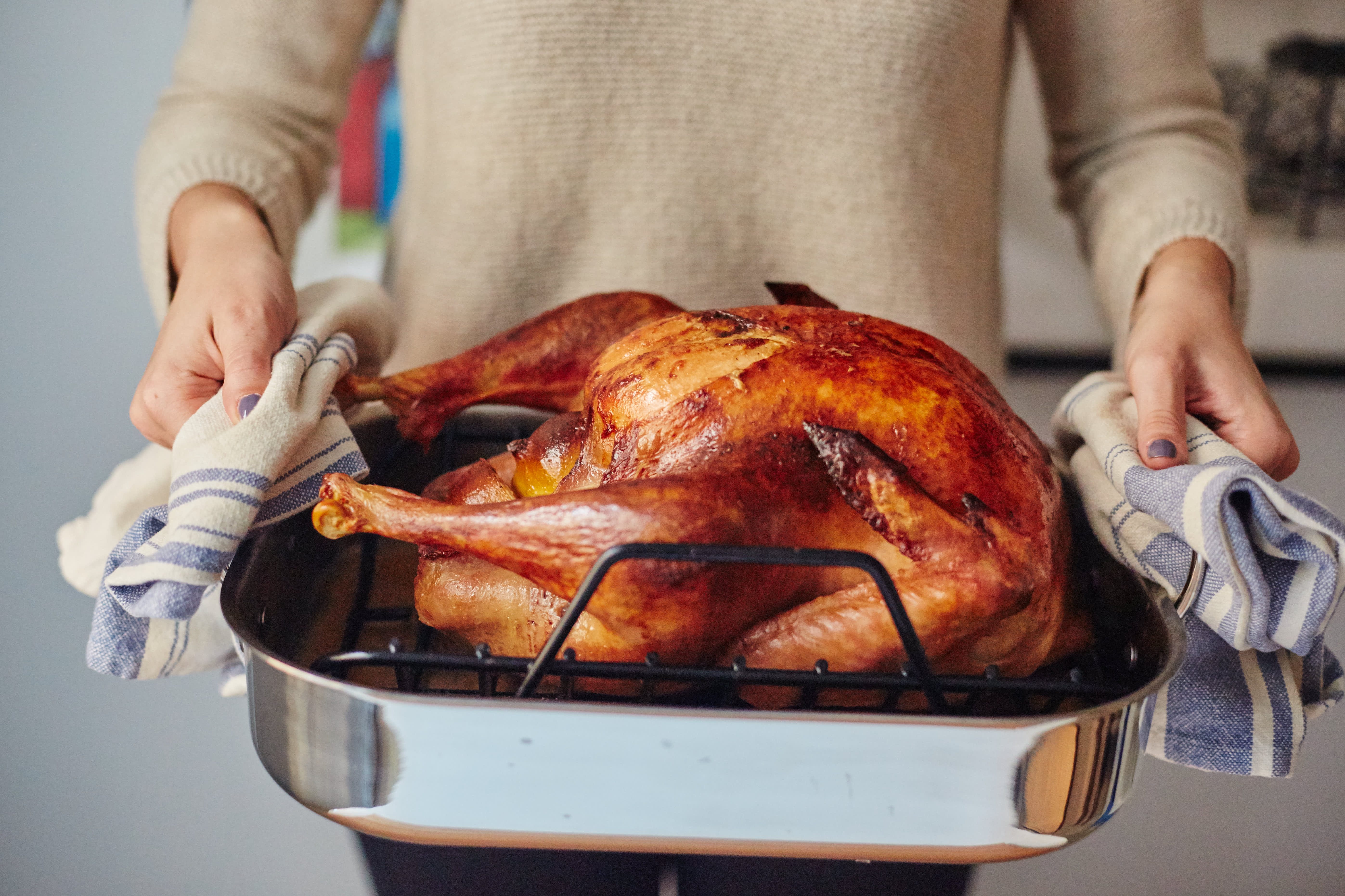 Best Turkey Basters for Thanksgiving 2022: Basting Sets, Brushes, Kits