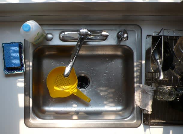 - How to clean a smelly kitchen sink drain?