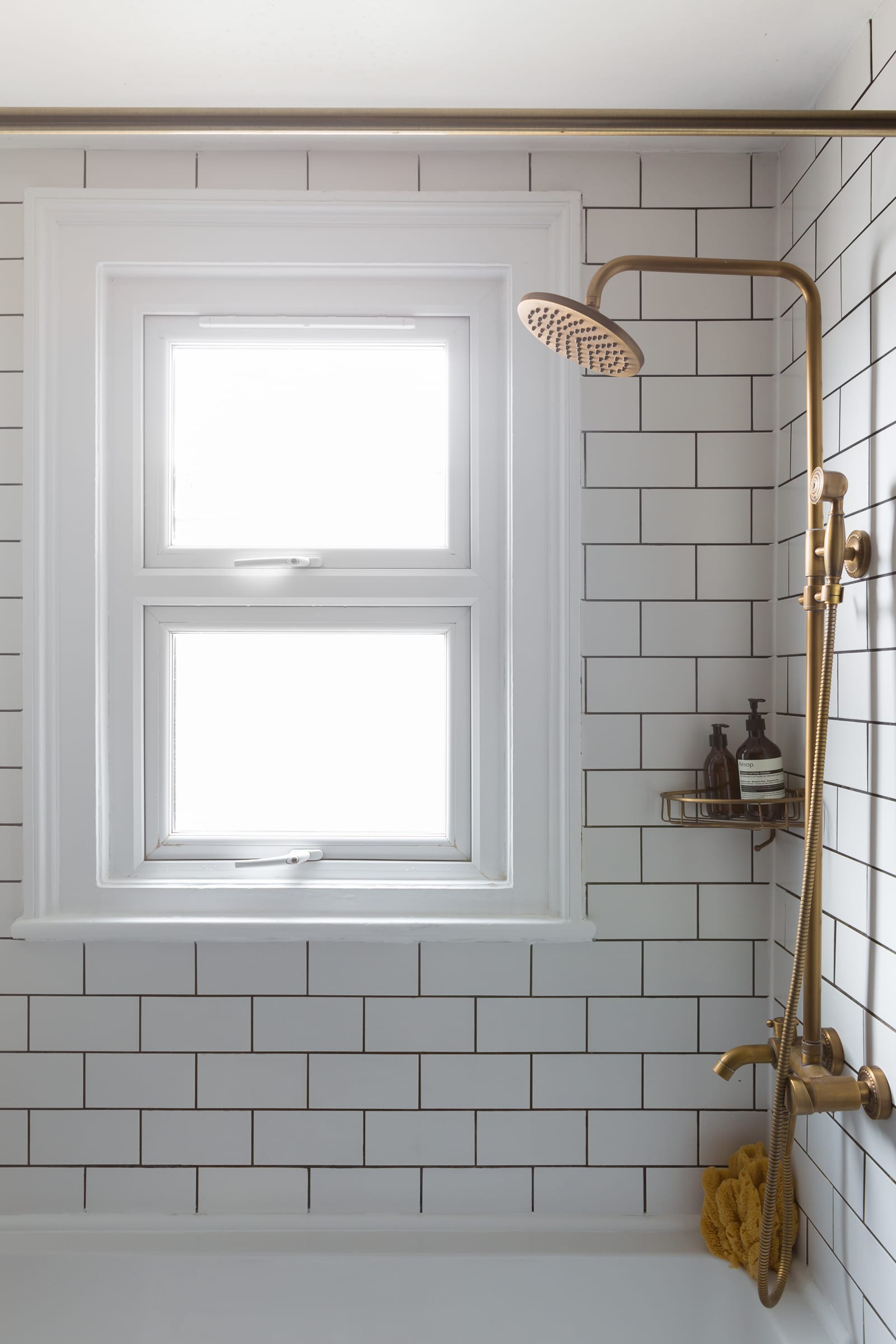 5 Stylish Ways to Warm Up Your Ice-Cold Bathroom in No Time