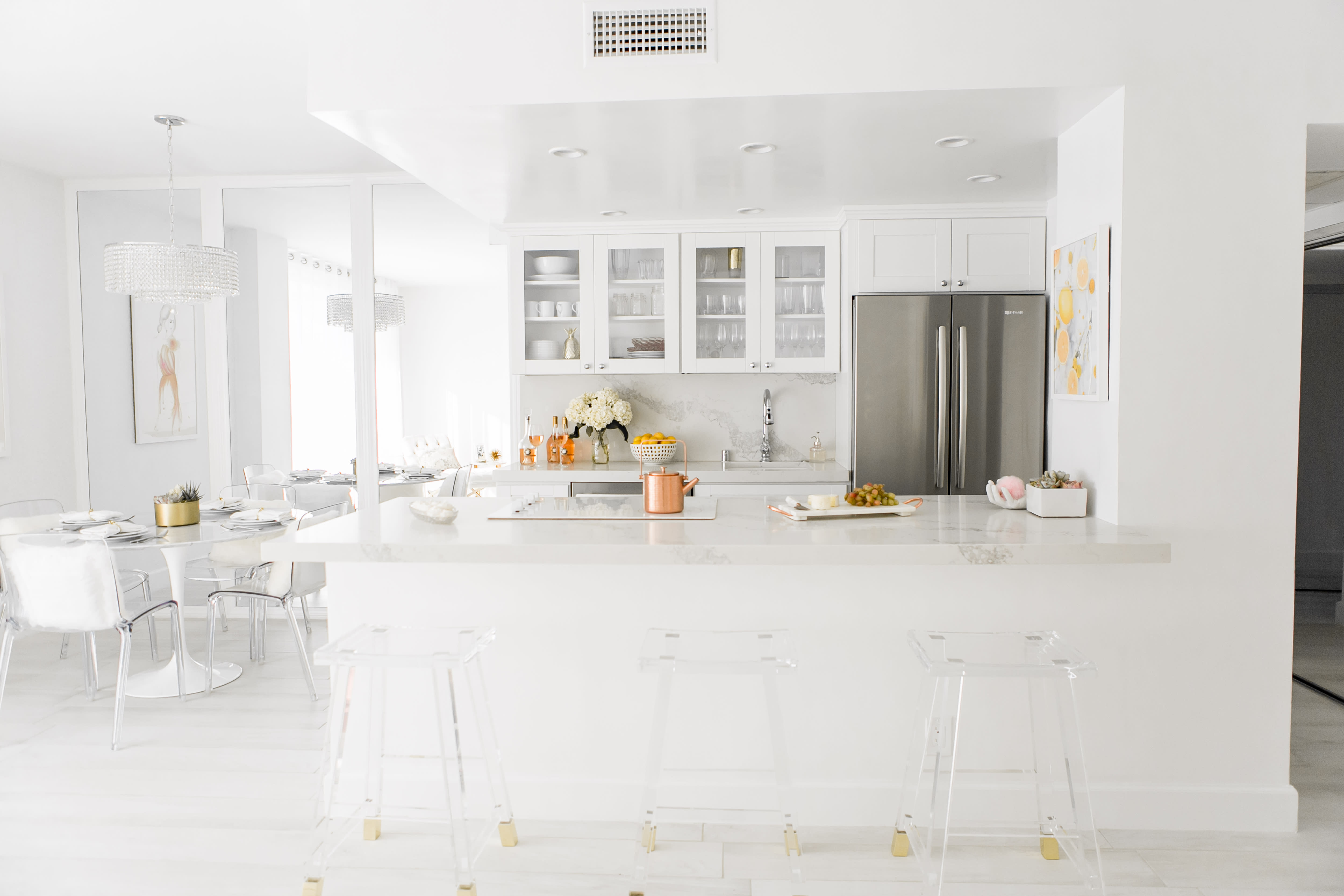 25 Beautiful White Kitchen Ideas Design Decorating Tips For White Kitchens Apartment Therapy
