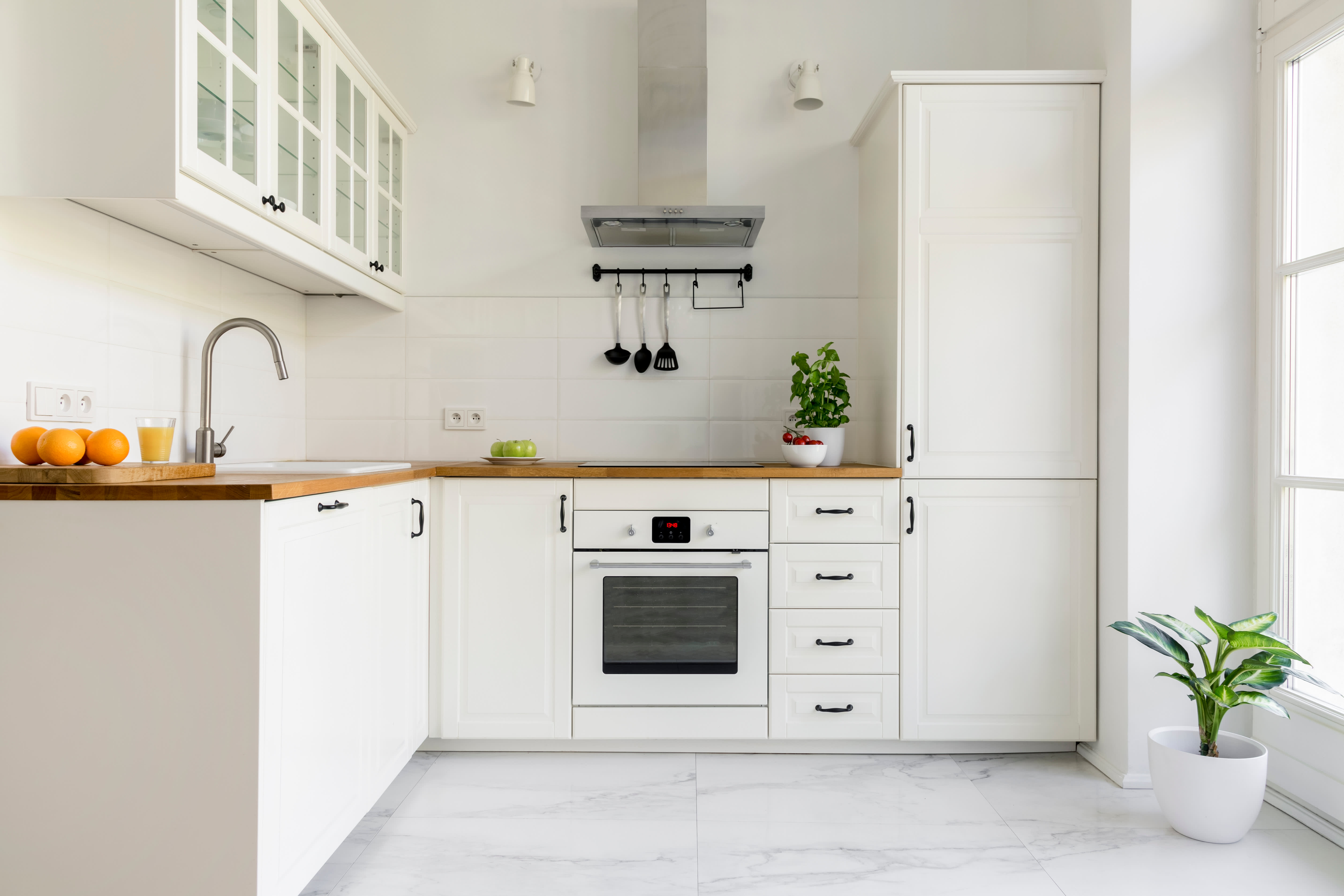 48 Best White Kitchen Ideas - Farmhouse White Kitchens 2023