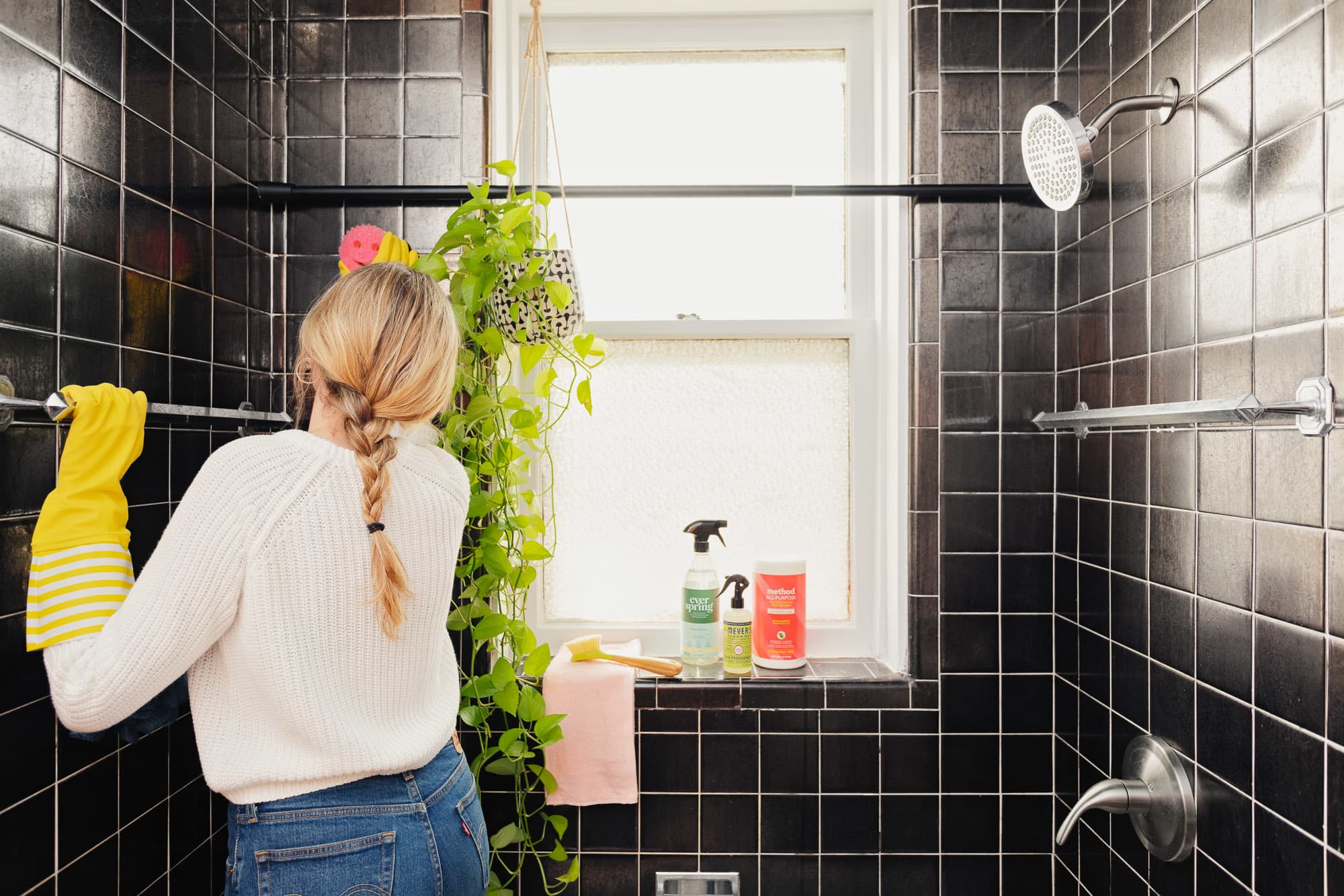 How to Organize a Small Bathroom in 7 Easy Steps - Jar Of Lemons