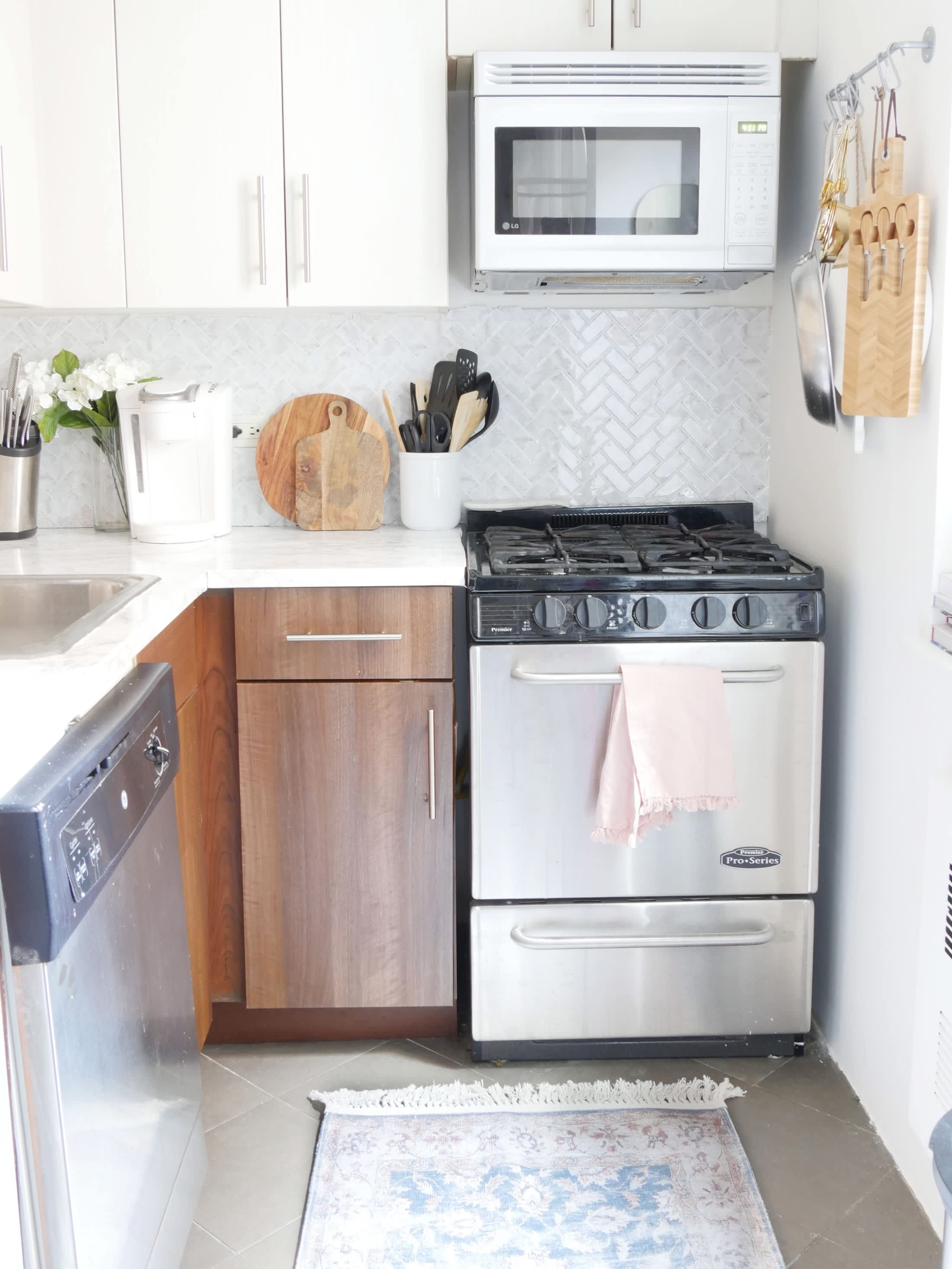 San Francisco Beach Apartment Gets a Renter-Friendly Kitchen Upgrade