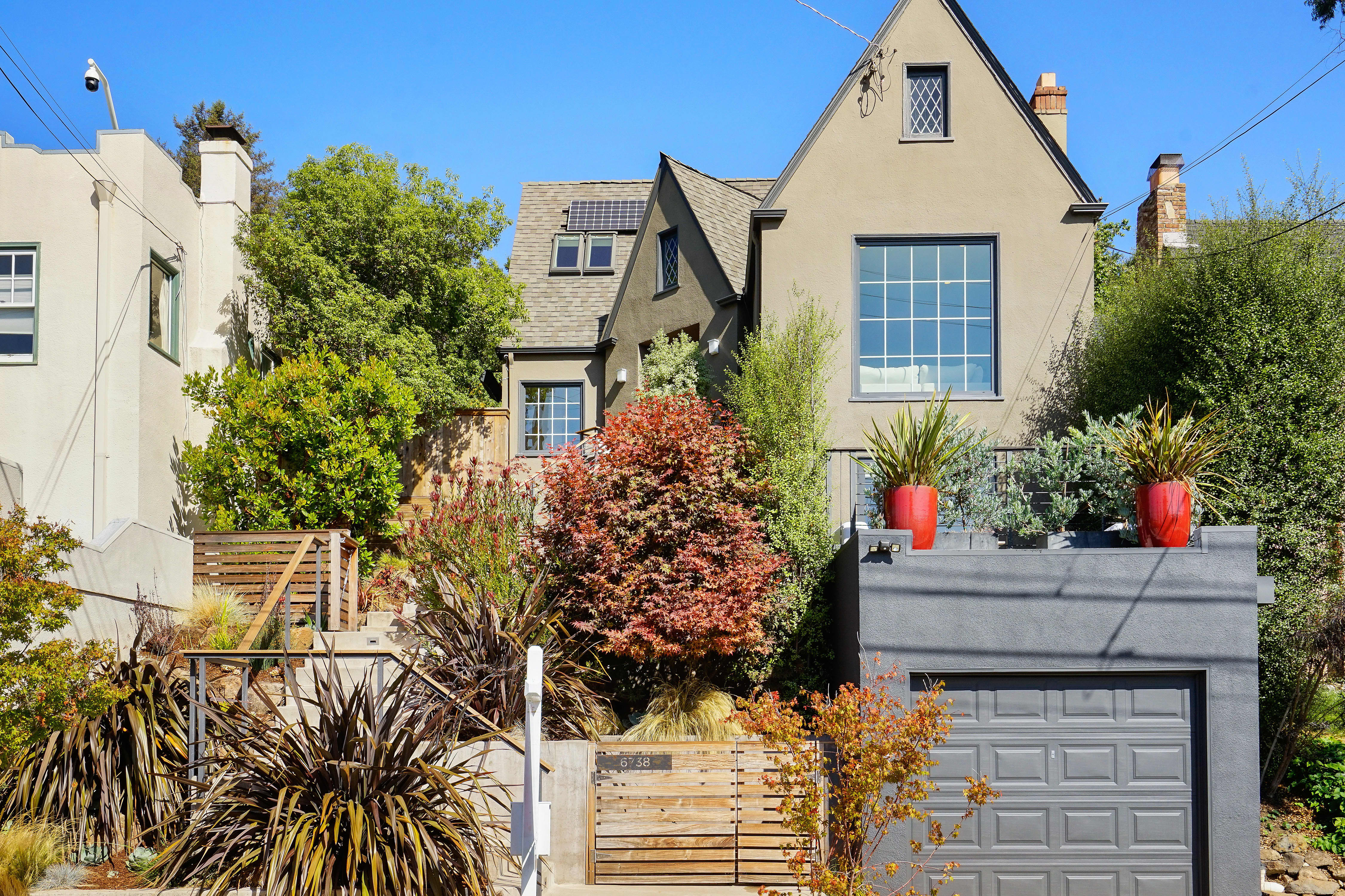 About Anne Roderique-Jones | Apartment Therapy