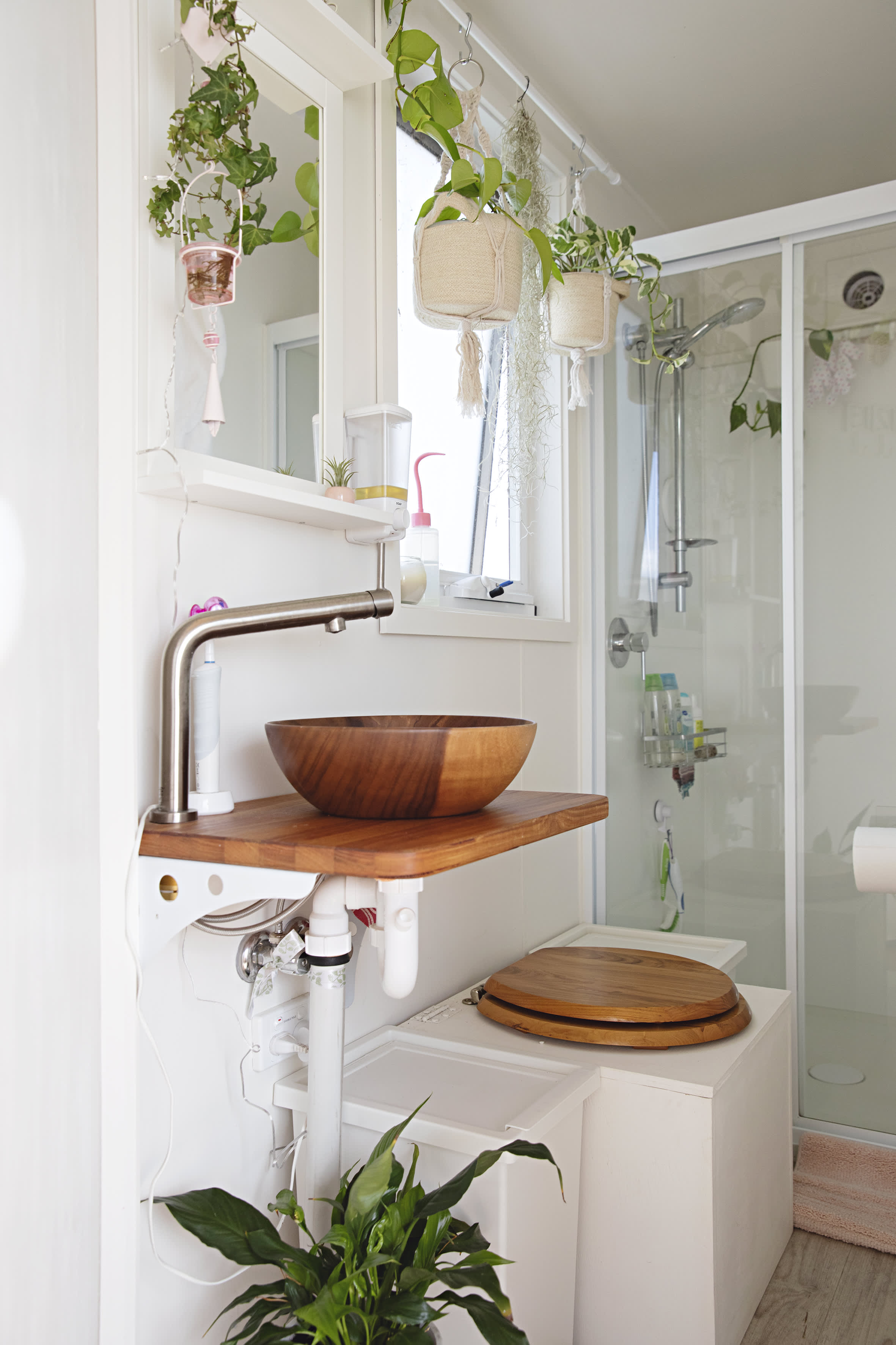 Tiny Miss Dolly On Wheels Charming Tiny House Ever Apartment Therapy