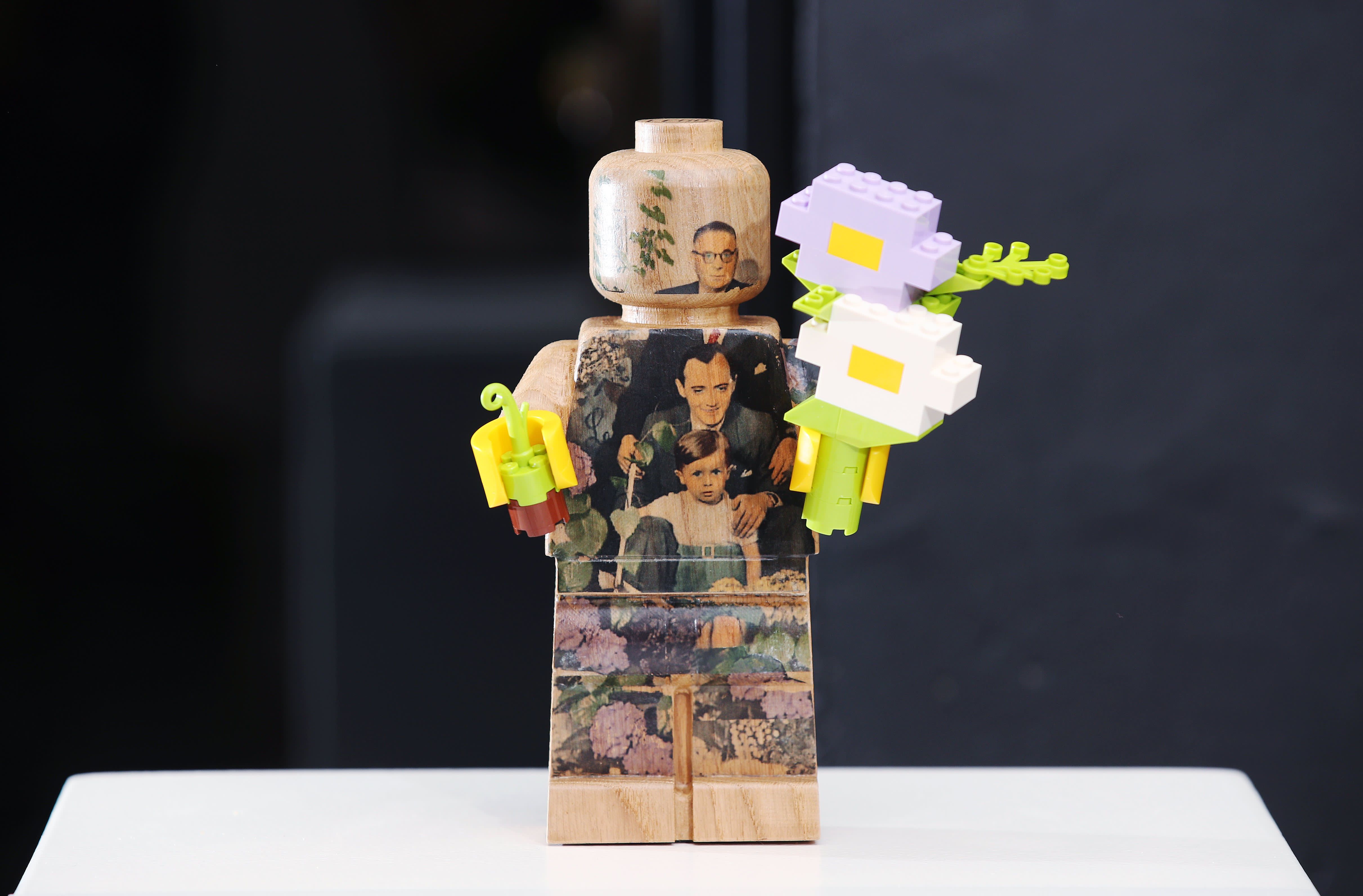 indhold mixer melon LEGO Wooden Minifigure | Apartment Therapy